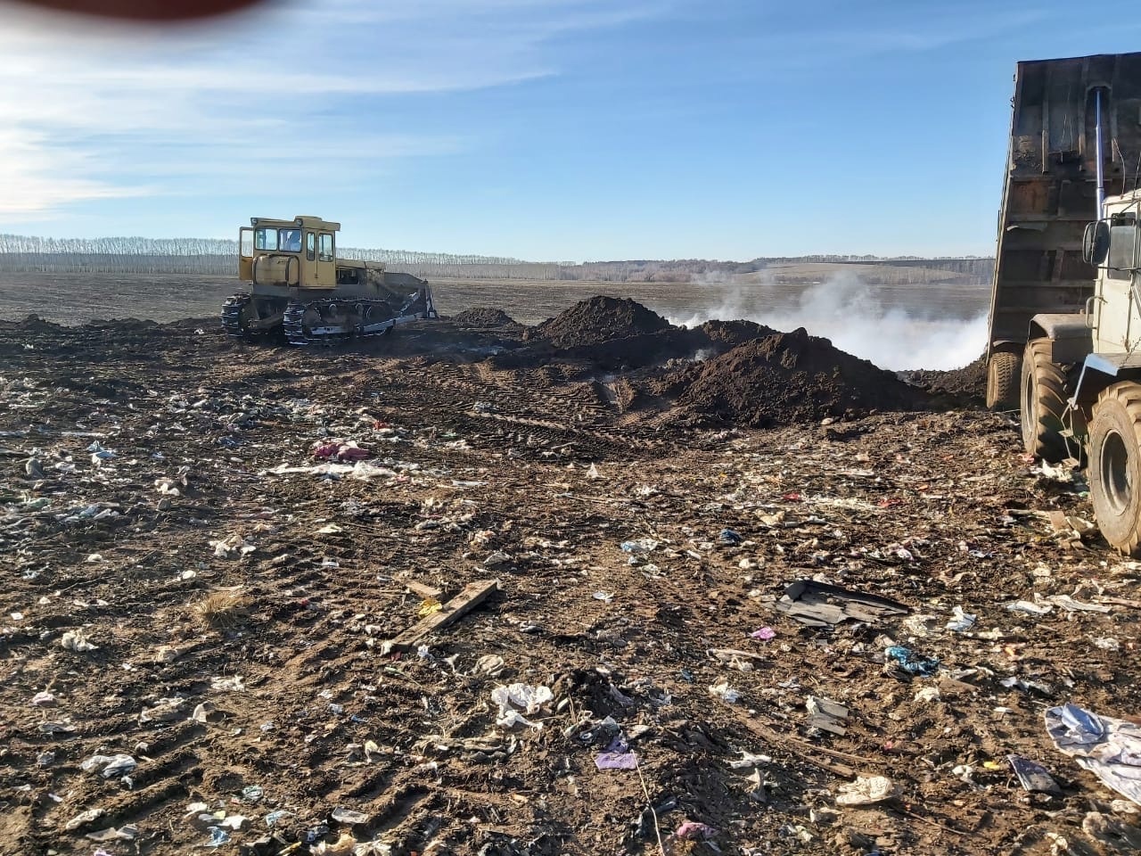 В Башкирии потушили подожжённый полигон отходов