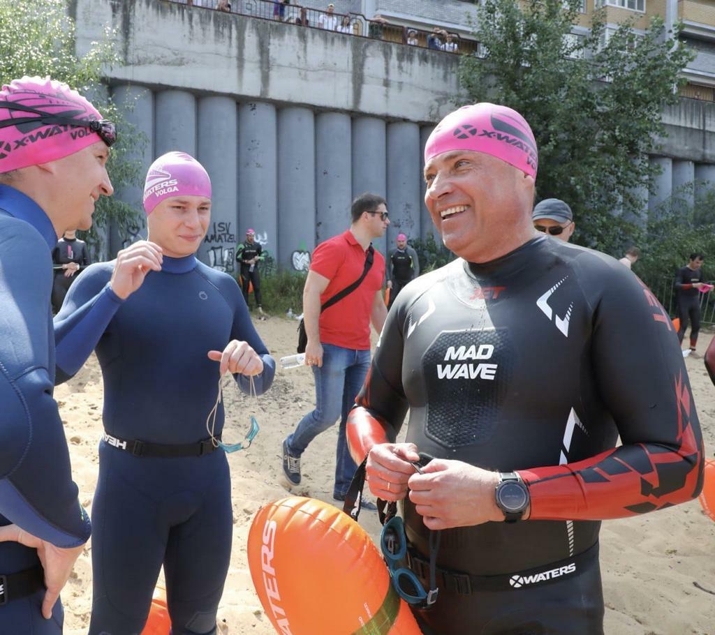 Полпред Игорь Комаров проплыл «пятерку» на Х-Waters Volga 2022