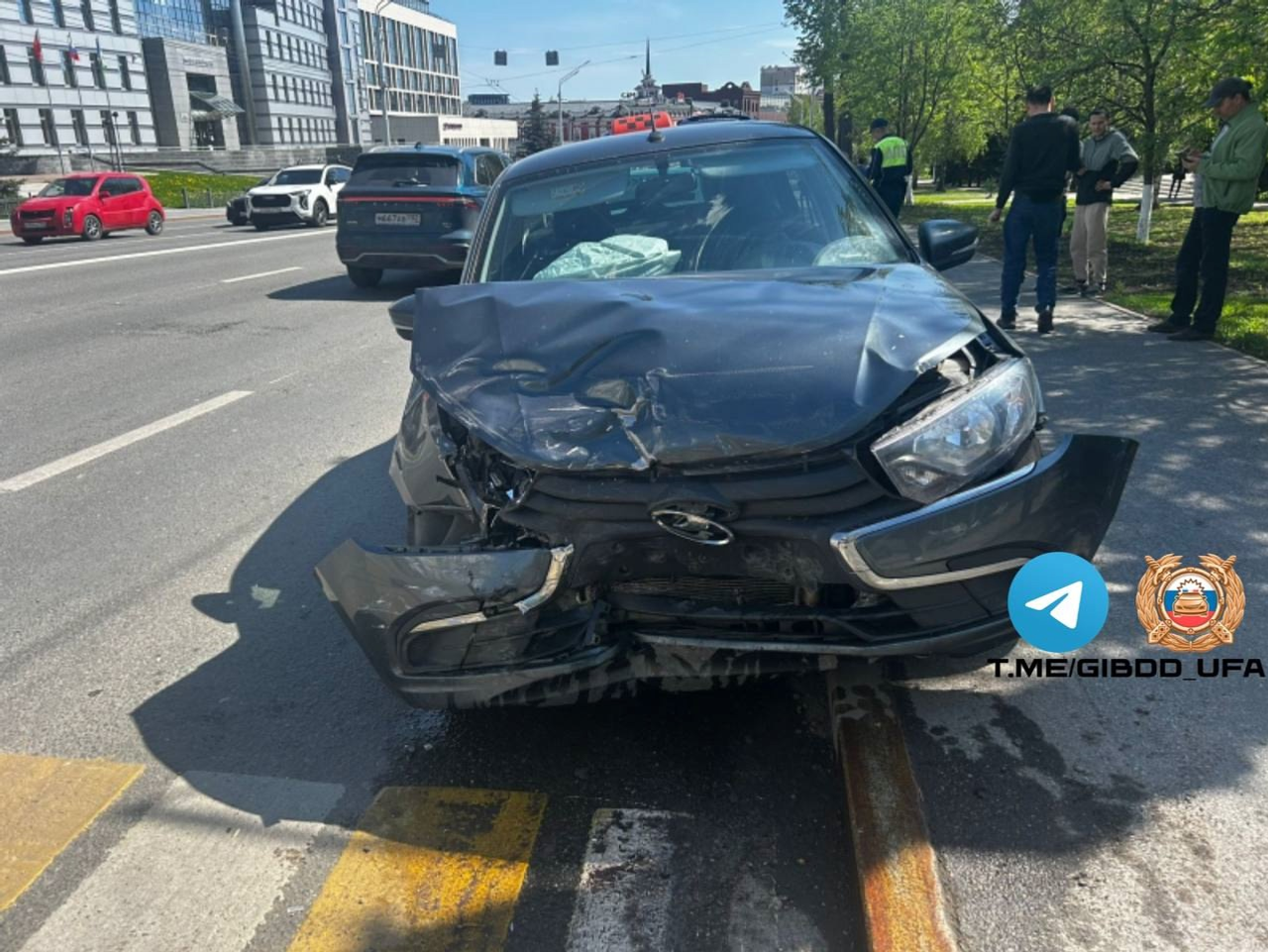 В Уфе в столкновении с «Ладой» пострадал водитель «Джили»