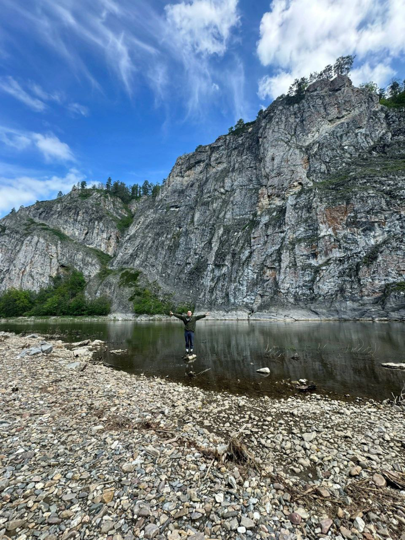 Скала с необычным названием привлекает туристов.// Фото автора.