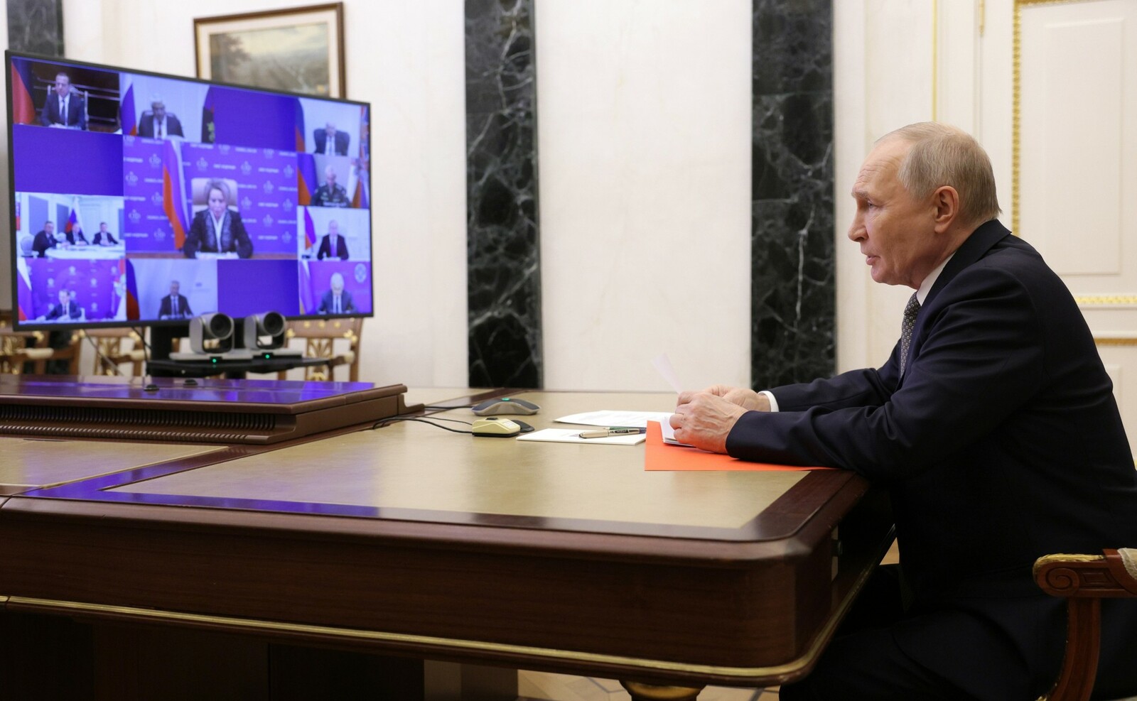 Президент России провёл совещание с постоянными членами Совета Безопасности