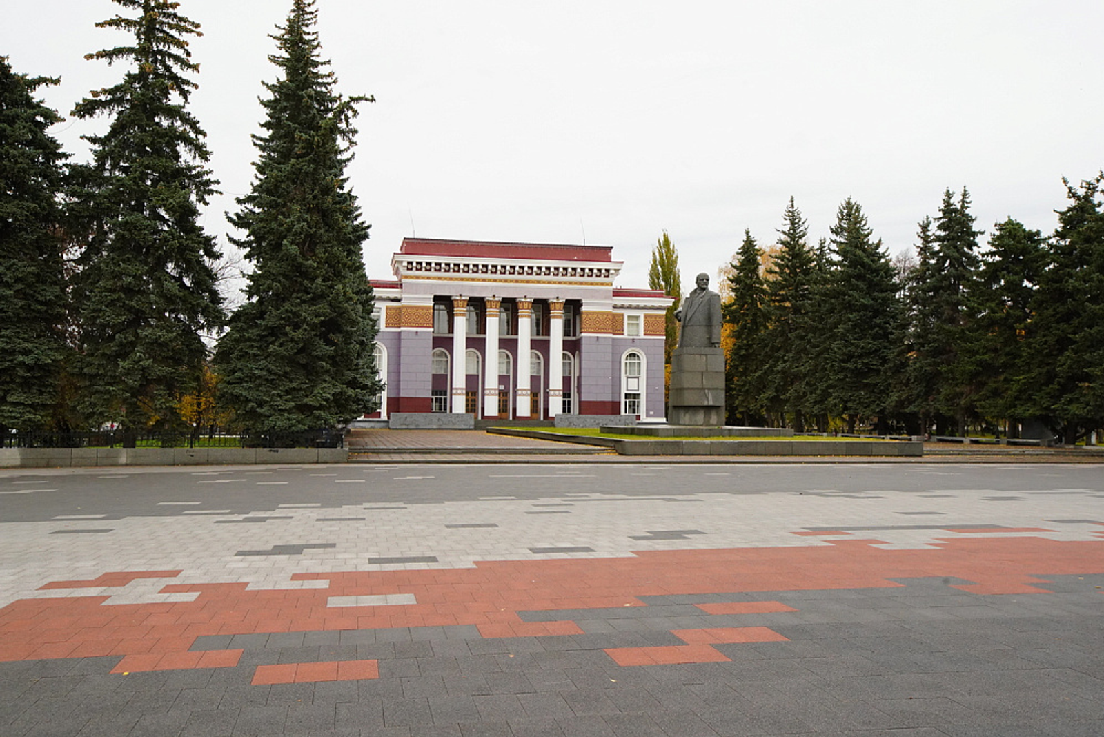 Благоустройство центральной площади в Салавате завершится в ноябре