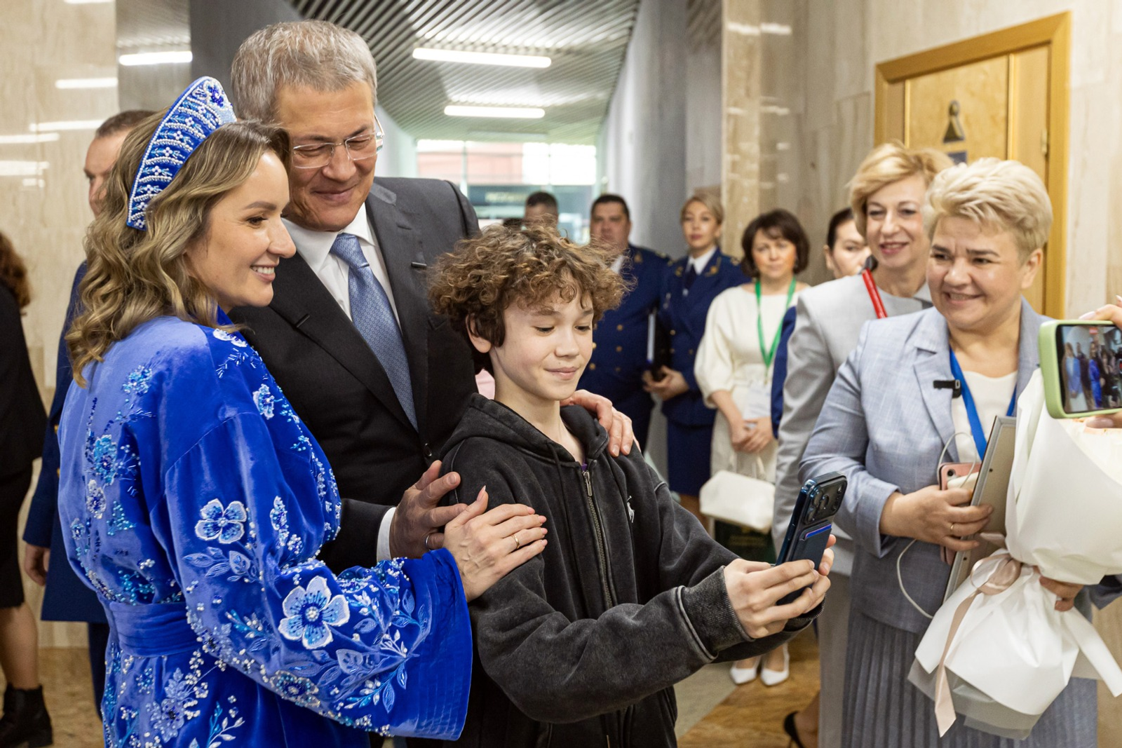 пресс-службы съезда В Уфе на самом высоком уровне обсудили поддержку семьи и детства.