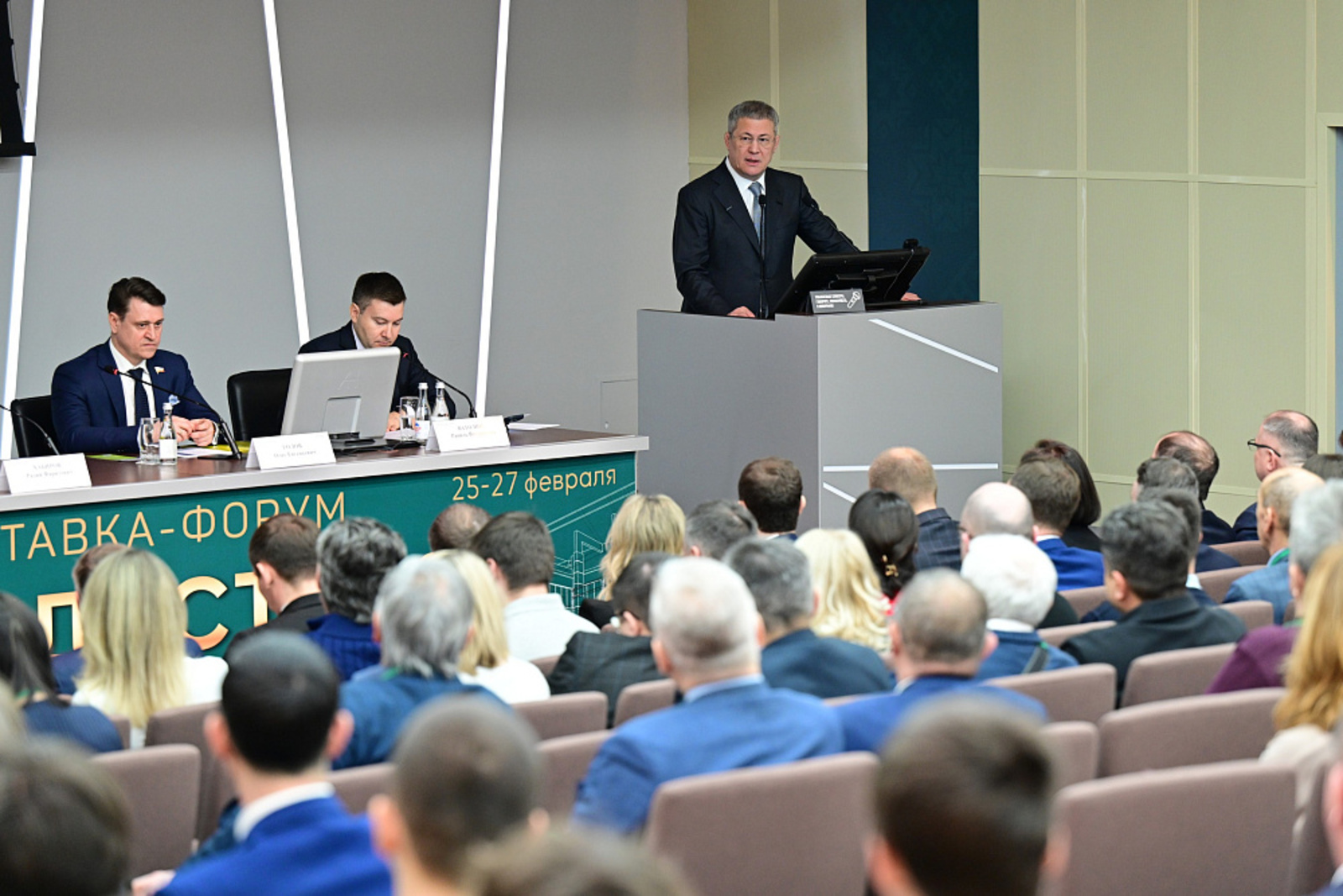 Радий Хабиров: «Мы не снижаем планку по строительству жилья»