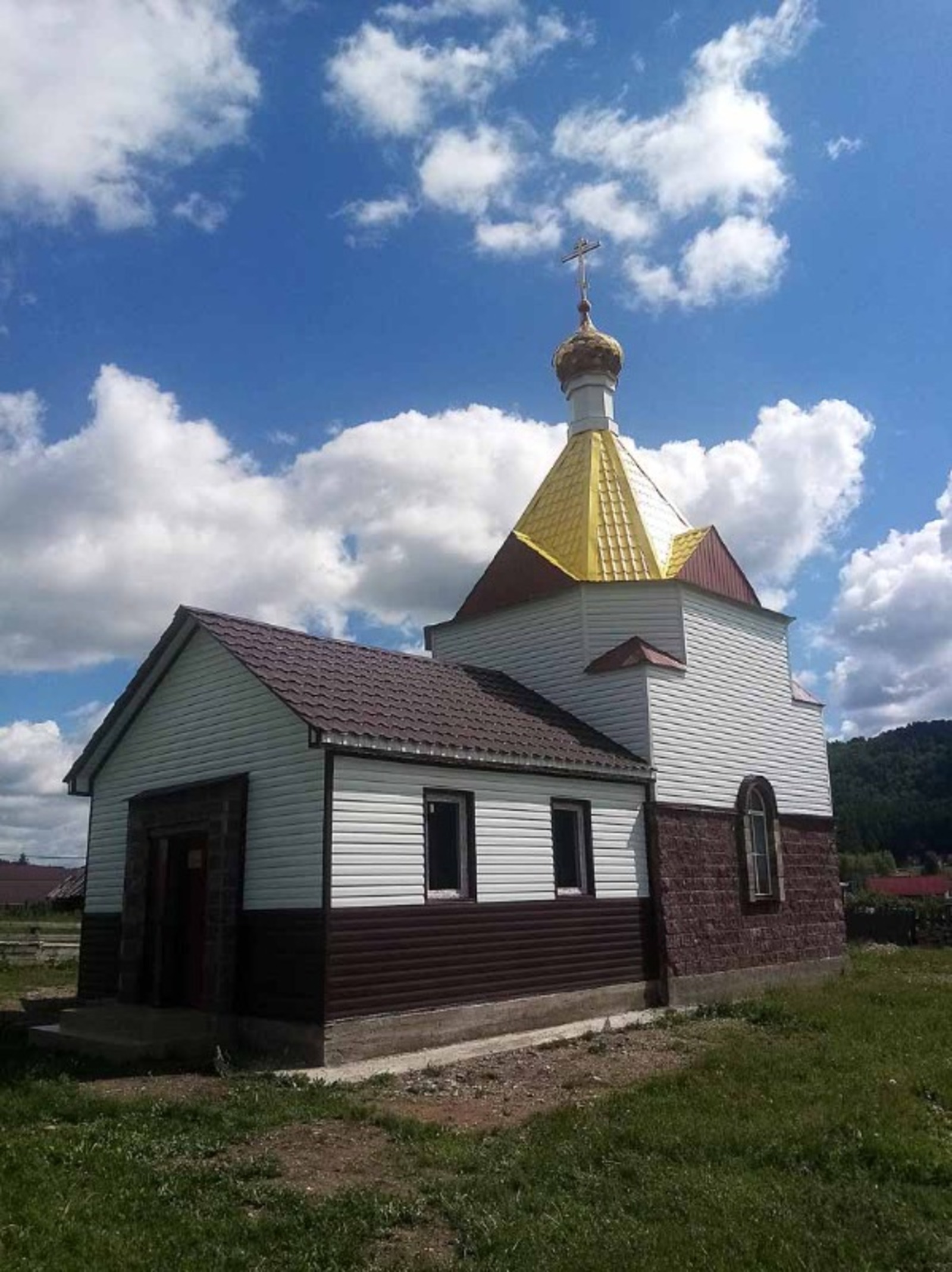 Игорь КАЛУГИН  Храм назван в честь Николая Чудотворца.