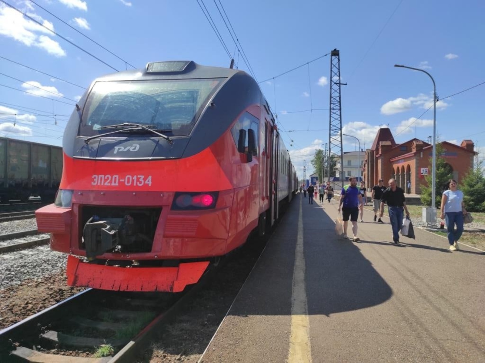 Радий Хабиров: Наши пригородные поезда перевезли рекордное число пассажиров
