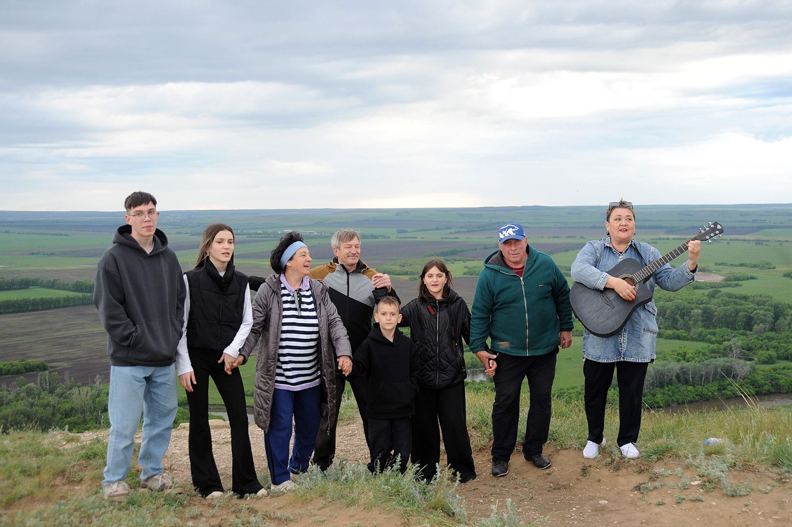 Ринат РАЗАПОВ  Как не спеть о родной земле на вершине горы Сусактау!