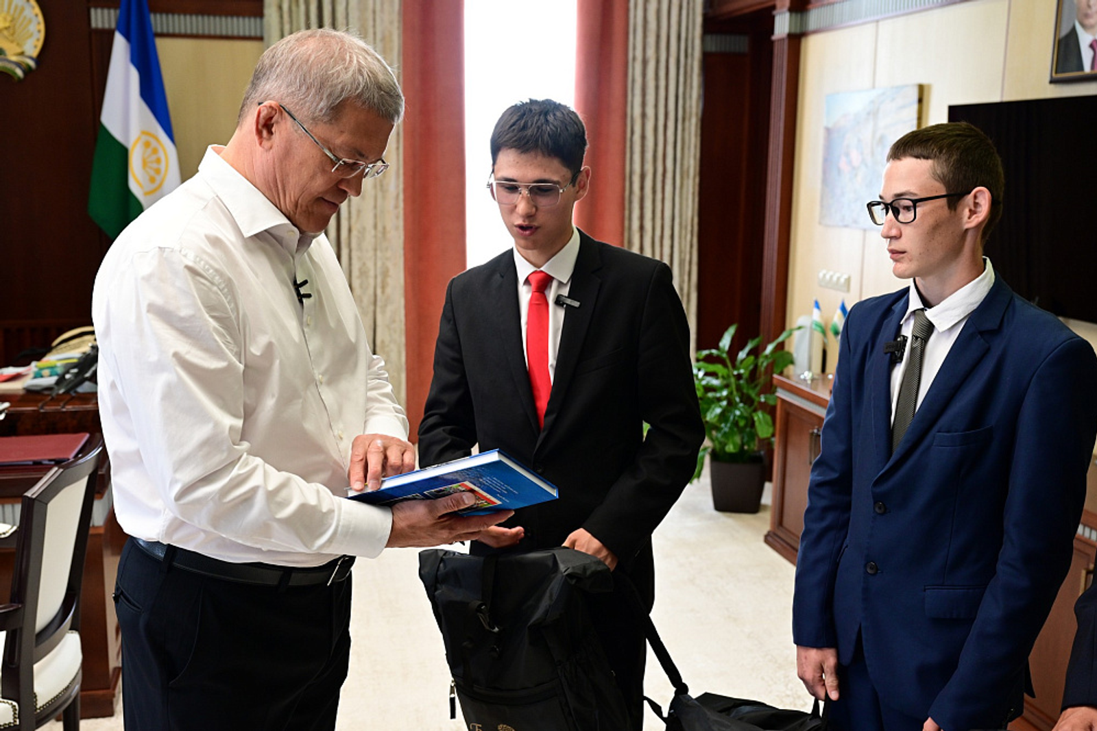 Учащиеся Стерлитамакского лицея-интерната №2 побывали в гостях у главы Башкирии