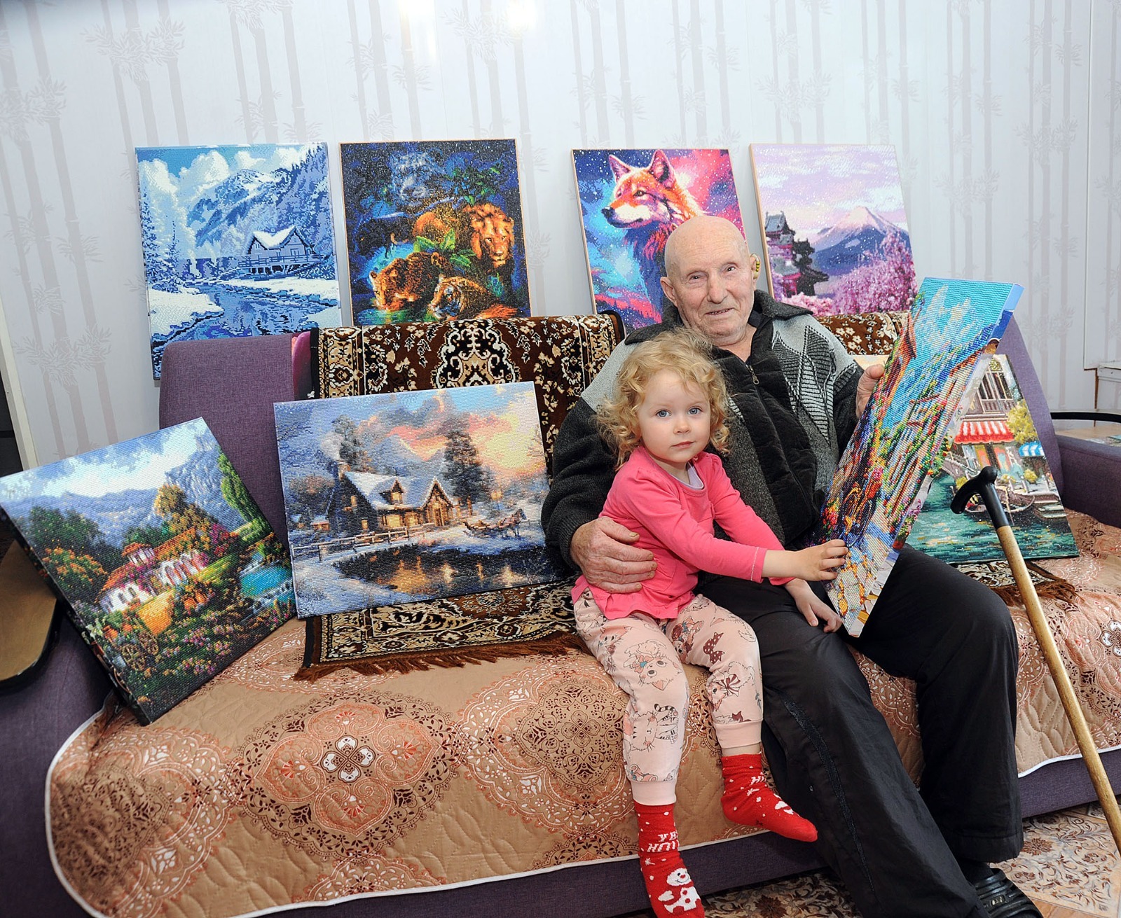 Ринат РАЗАПОВ  У внучки Миры тоже просыпается интерес к творчеству.