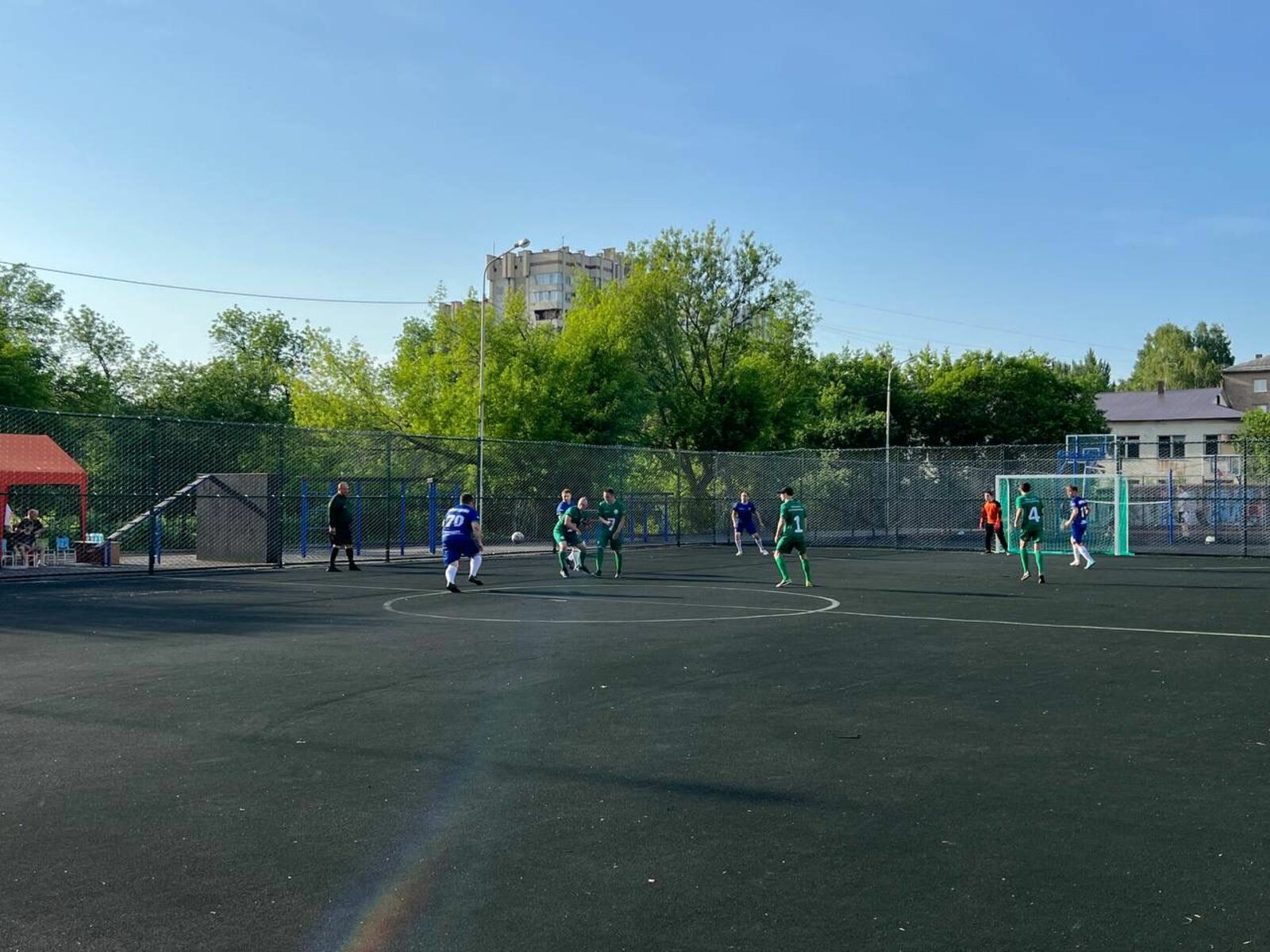 Сотрудники прокуратуры Башкирии сыграли в мини-футбол с воспитанниками детского центра