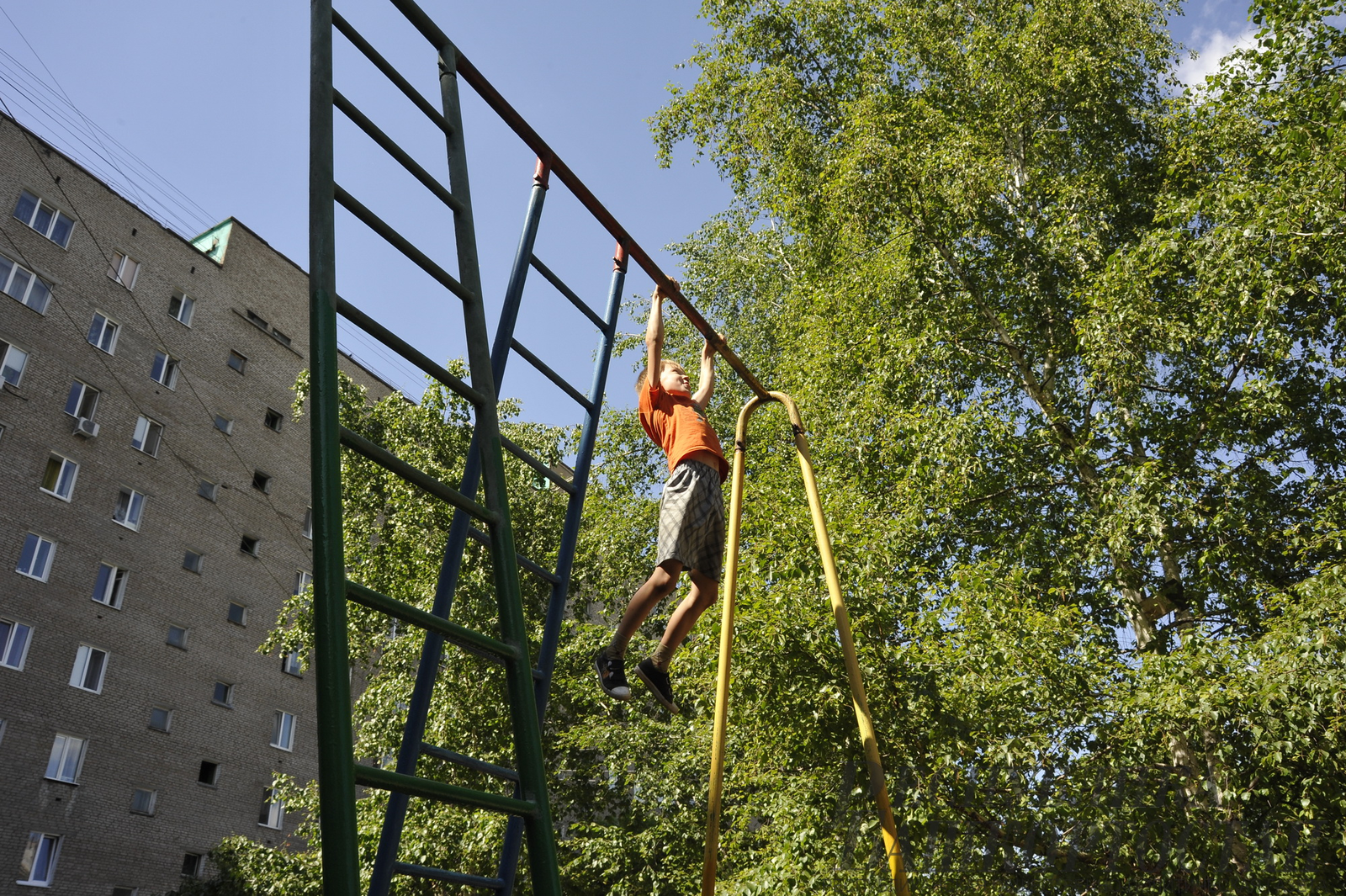 Инспекторы Госжилнадзора Башкирии проверили детские площадки