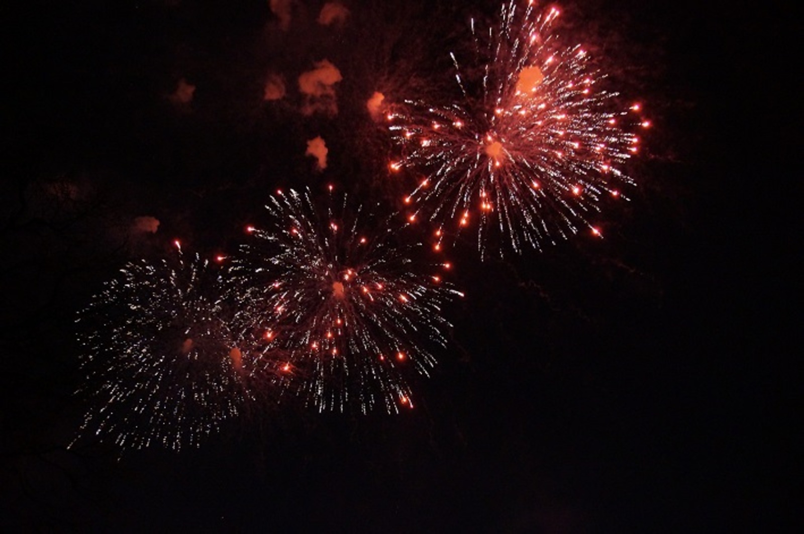 В Уфе назвали площадки, где можно запускать фейерверки