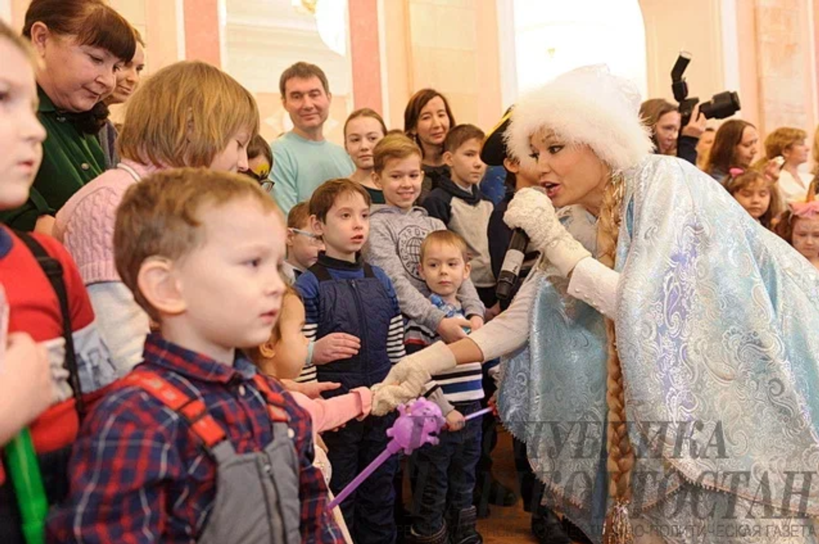 Радий Хабиров призвал глав муниципалитетов прийти на ёлки для «особенных» детей