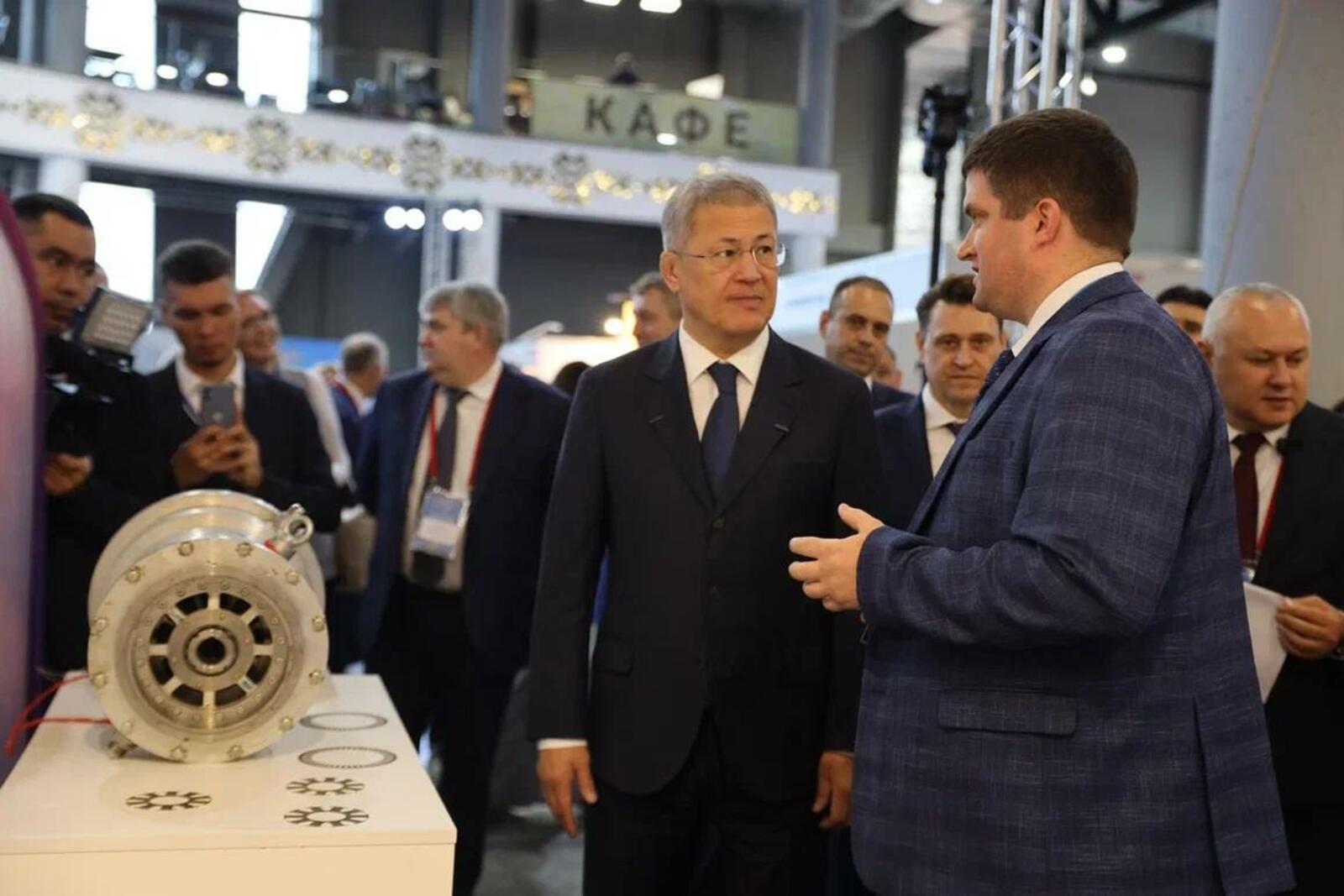 Уфимский университет представил передовые разработки на юбилейном энергофоруме