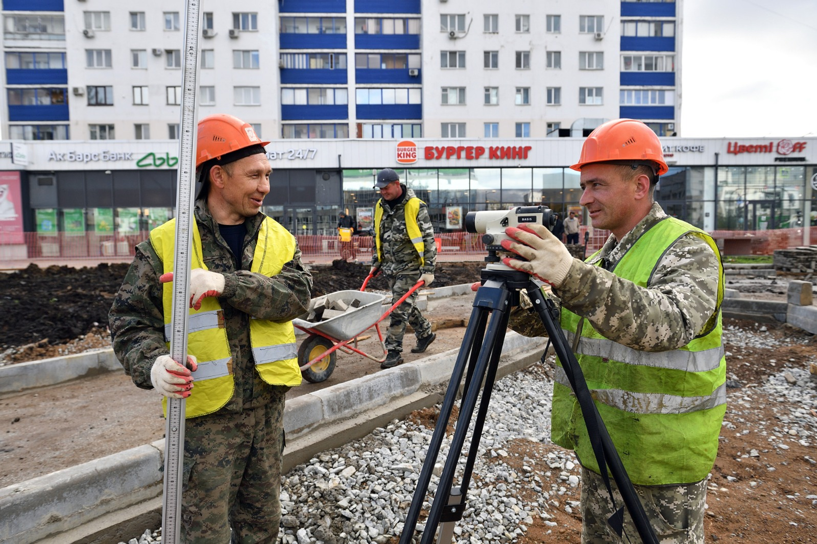 Альберт ЗАГИРОВ  Совсем скоро на улице 50-летия Октября появится новый сквер.