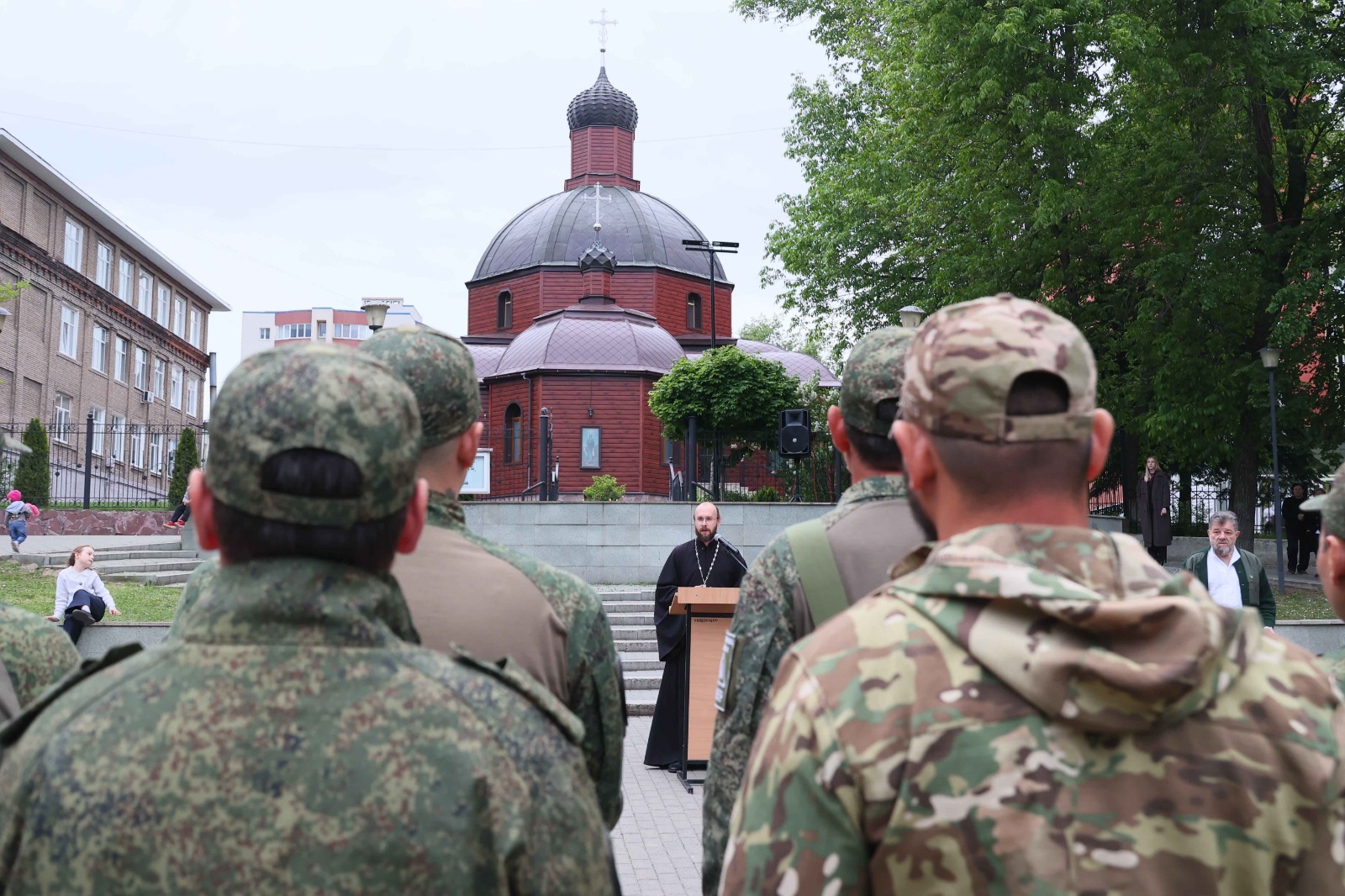 В Уфе очередную группу бойцов проводили из отпуска в зону СВО