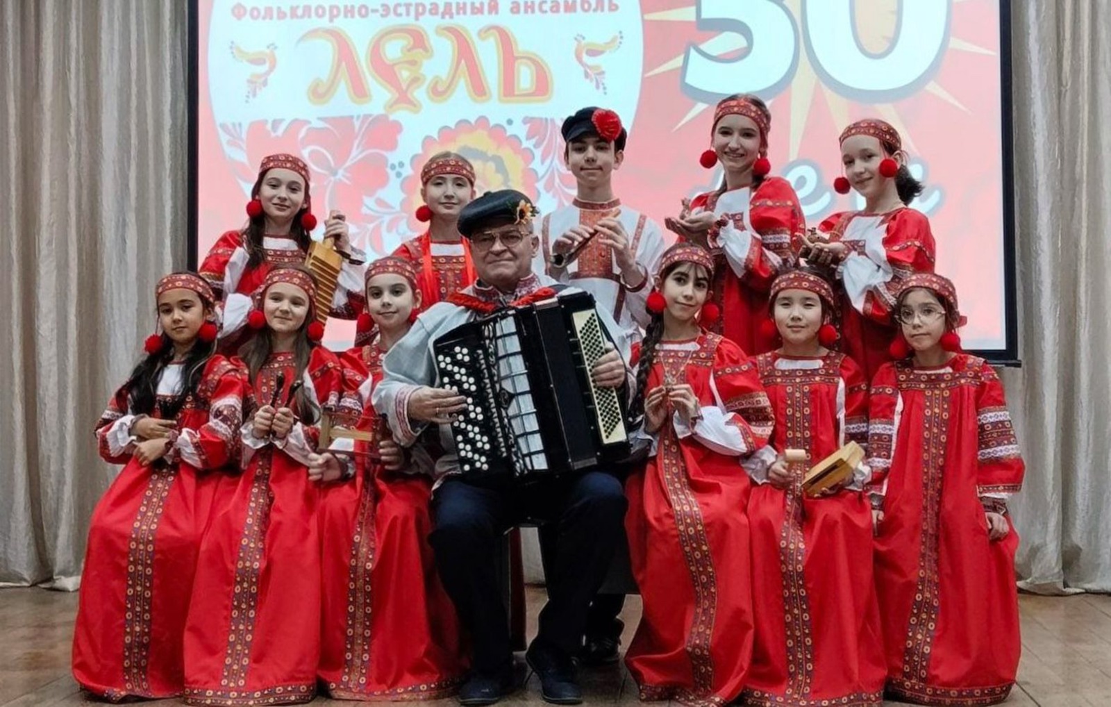 из архива ансамбля «Лель» Ансамбль «Лель» пропагандирует русскую народную музыку.