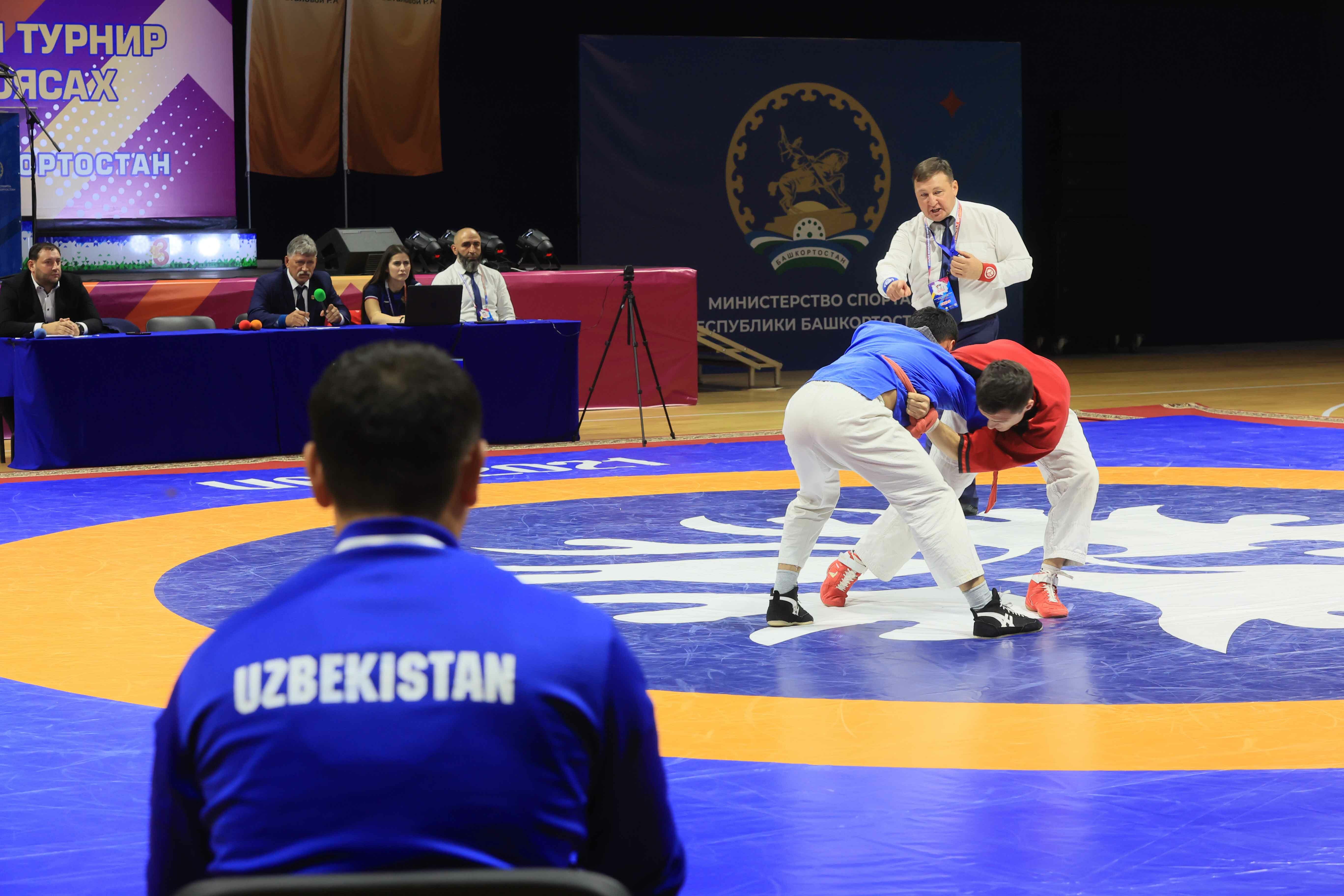 Башкирские борцы на поясах в товарищеском турнире выиграли у сборной Узбекистана