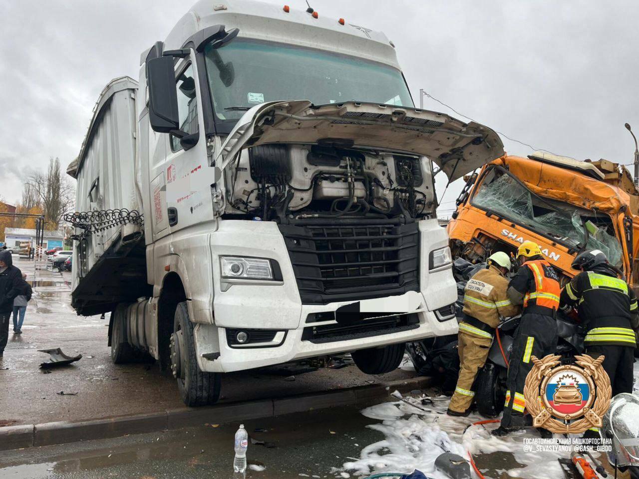 В Уфе два человека погибли в массовом ДТП