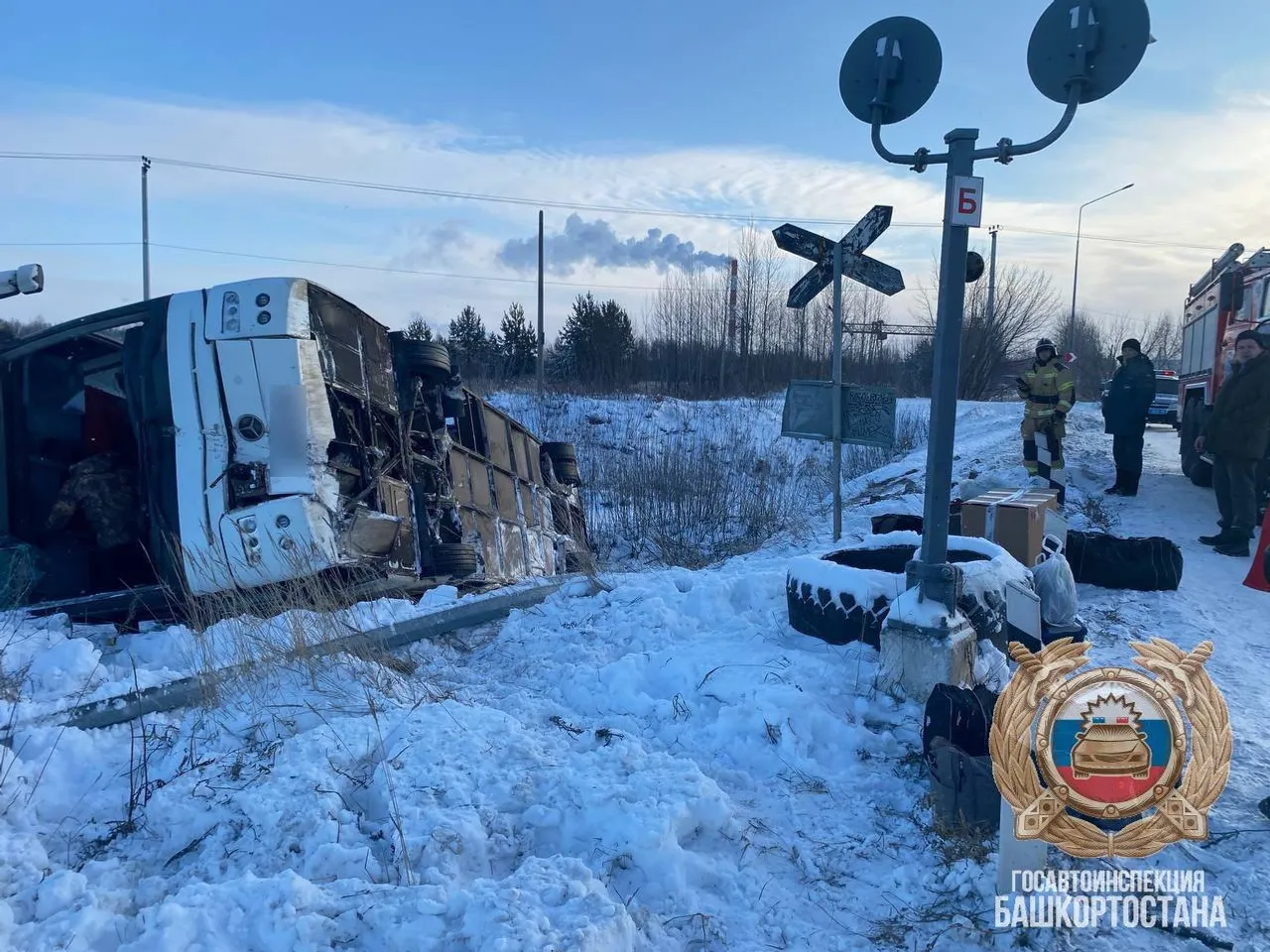 В Башкирии опрокинулся автобус с вахтовиками