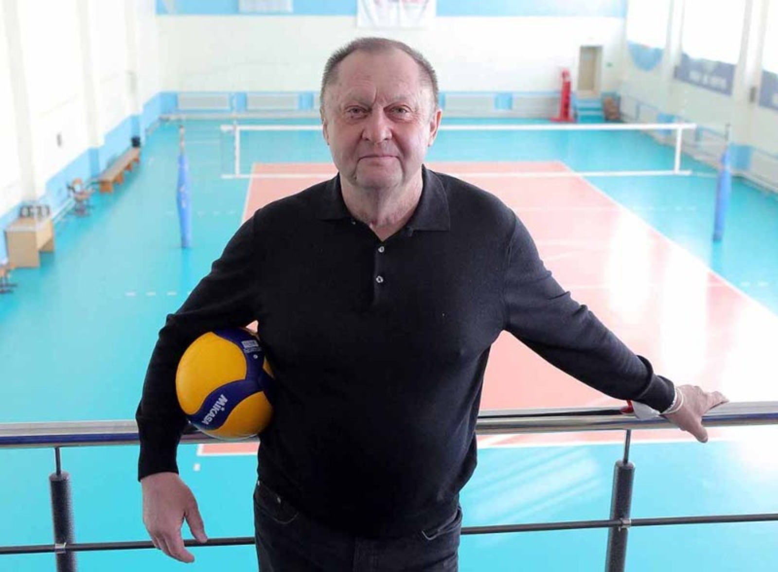 Александр Данилов  Валерий Багметов: в волейбол играют везде.