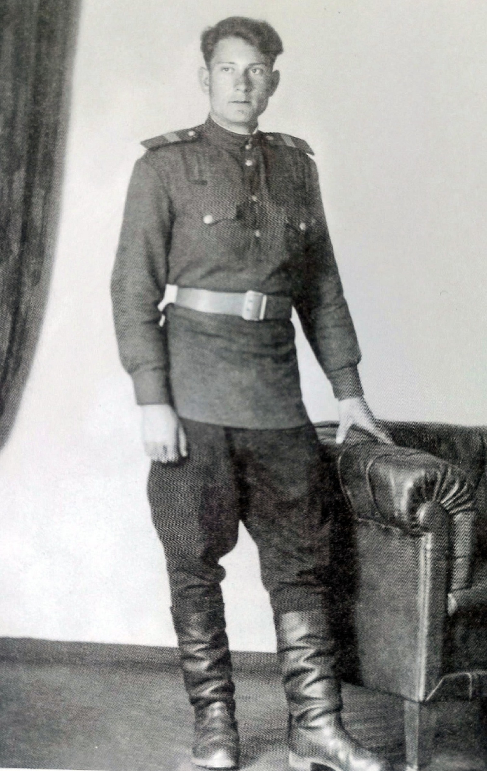 из семейного архива СУЛТАНОВЫХ Х. А. Султанов после Великой Победы.