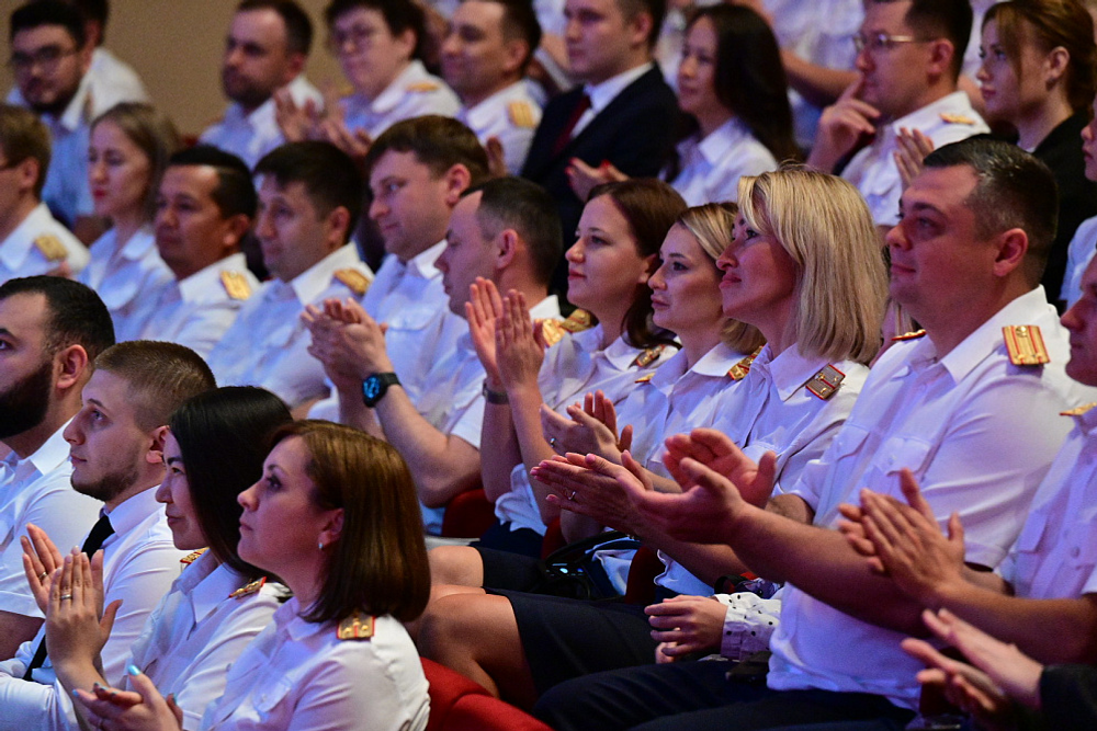 Глава Башкирии поздравил сотрудников СКР с профессиональным праздником