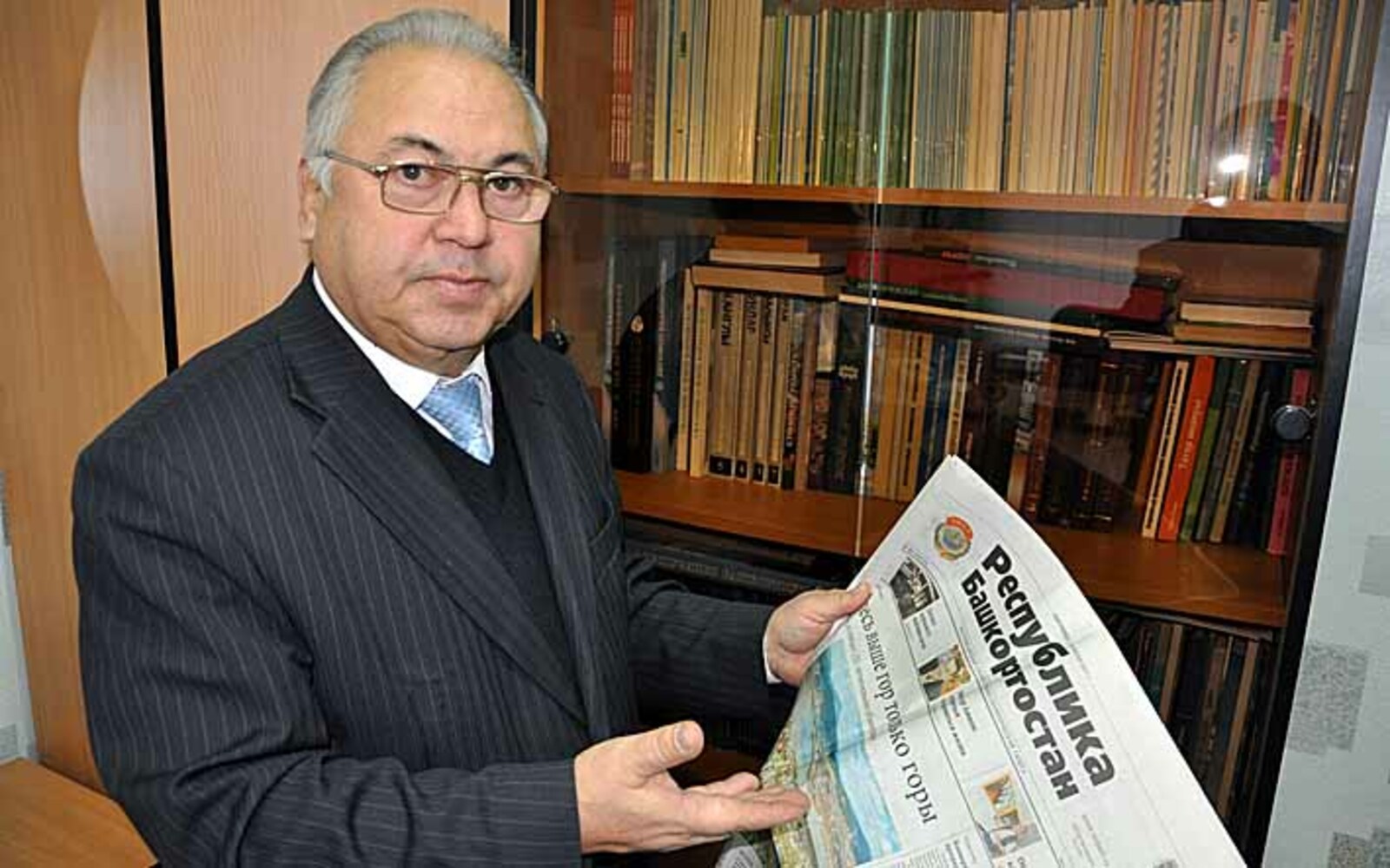 Нашу газету Рамиль Нуртдинов называет самой уважаемой и любимой. «РБ» у него всегда под рукой.