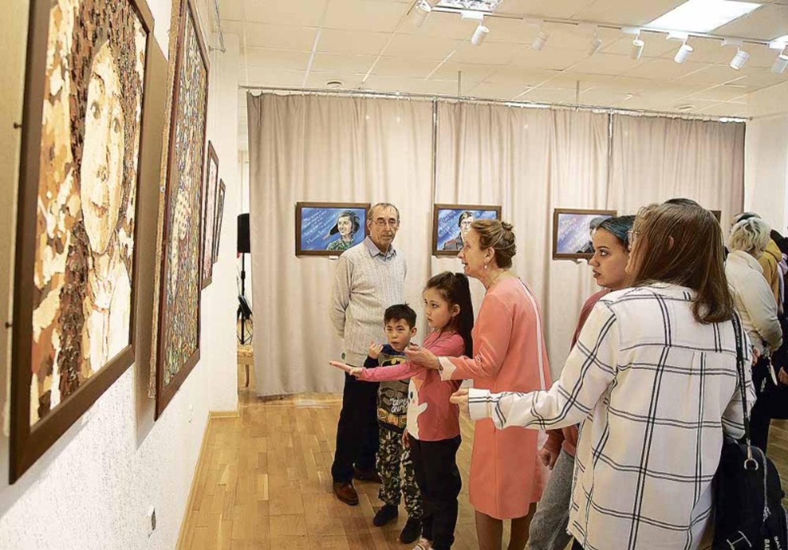 Степан ЧИГЛИНЦЕВ  Зрители высоко оценили тему семьи в творчестве художника.