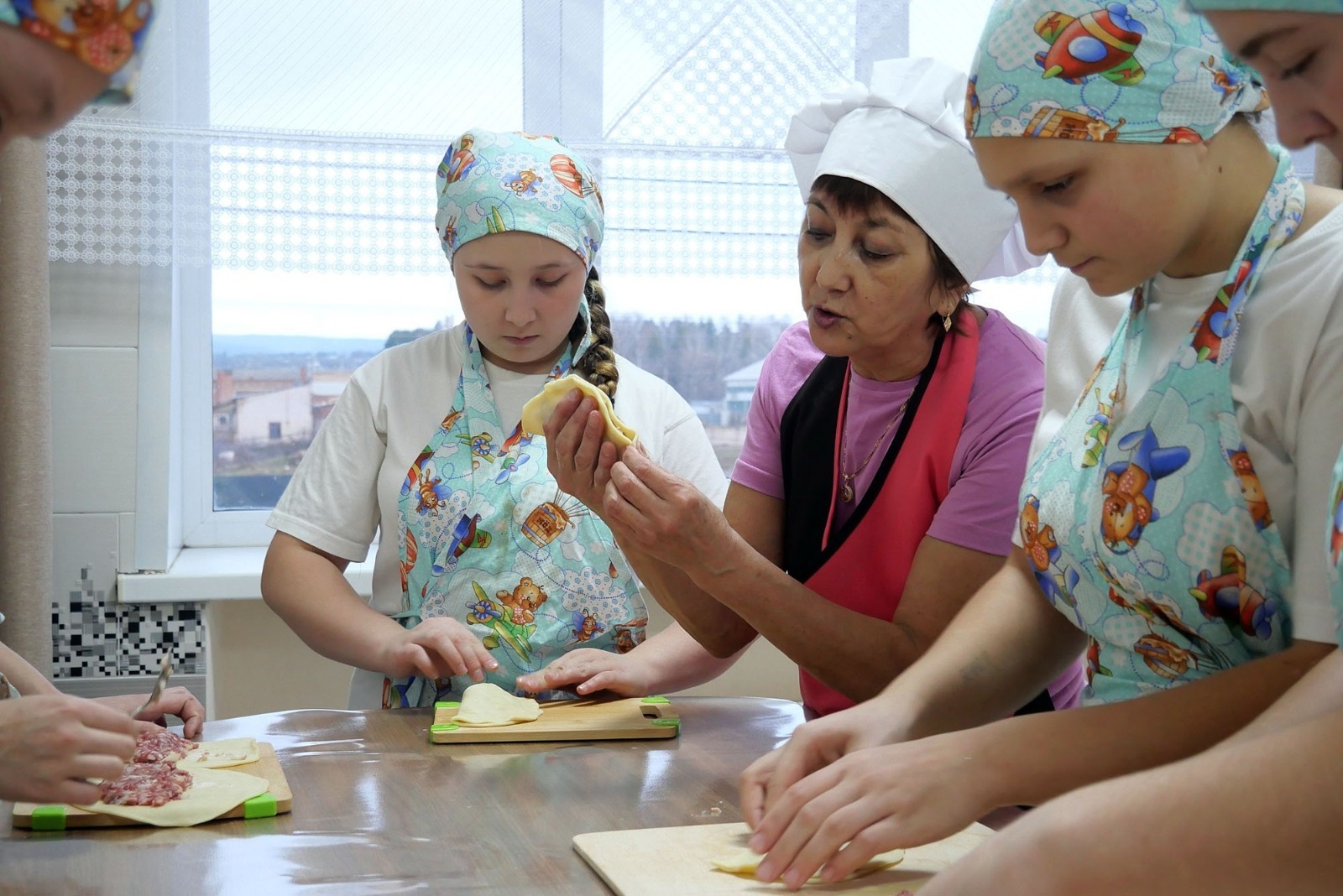 предоставлено Благотворительным фондом совета женщин «Мы вместе» В кулинарной школе научат основным навыкам хозяйки.
