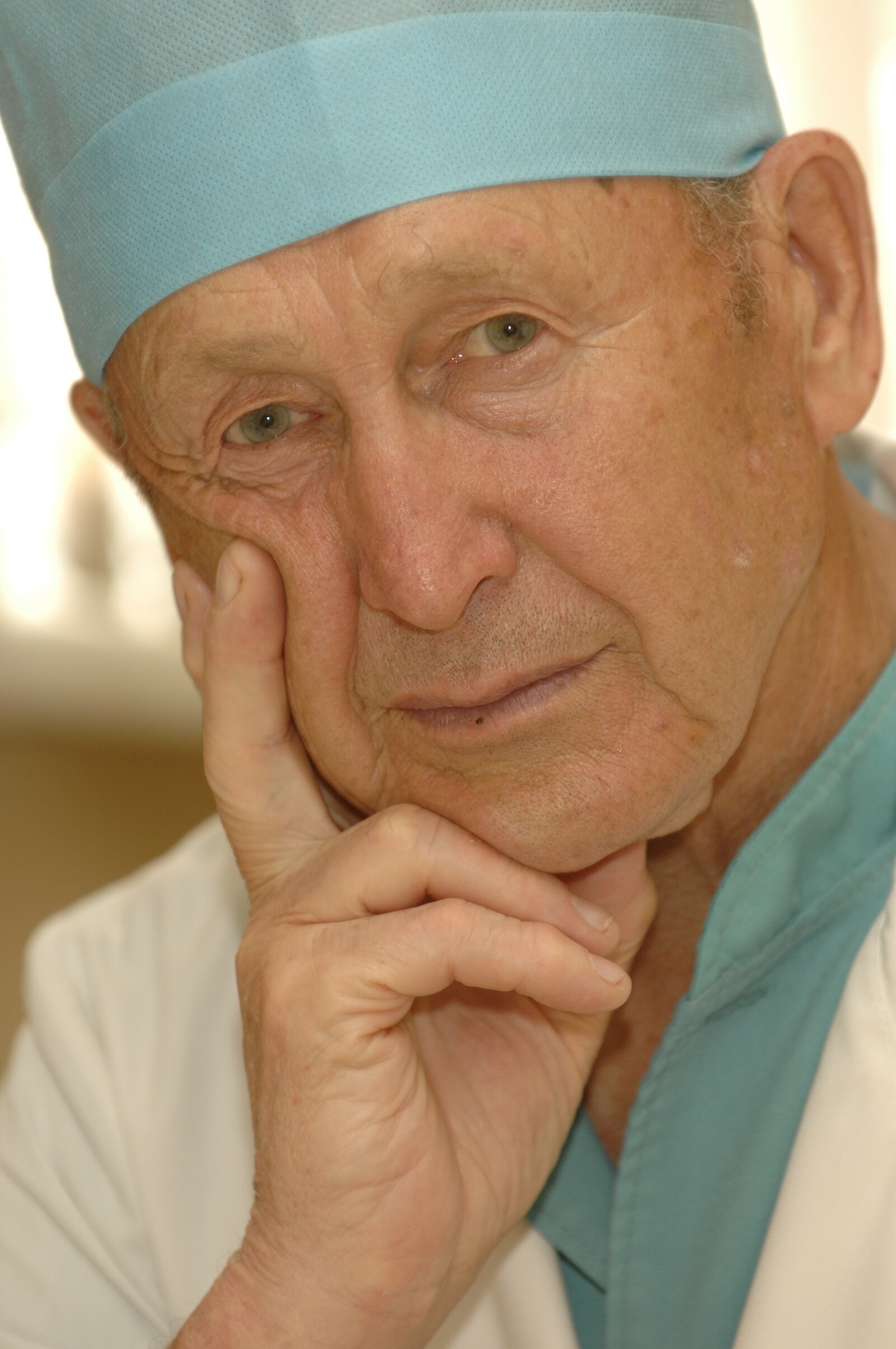 В Башкирии ушёл из жизни знаменитый хирург-онколог Рашит Бадыков