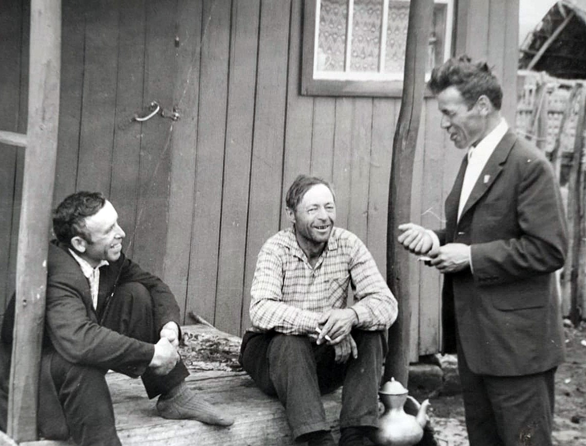 из семейного архива Талгата МАННАПОВА В центре — Мухтасим Чулпанов. 1970—1973 годы.