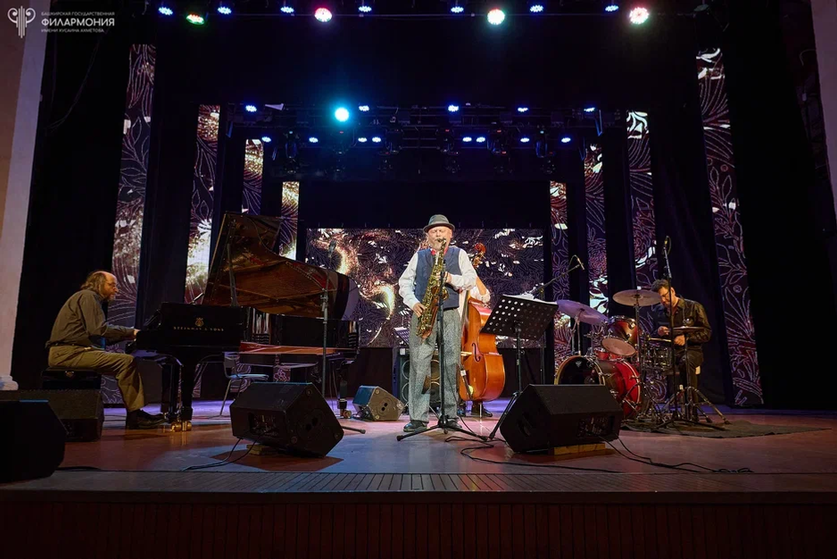 После пятилетнего перерыва в Уфе с триумфом выступил саксофонист Олег Киреев