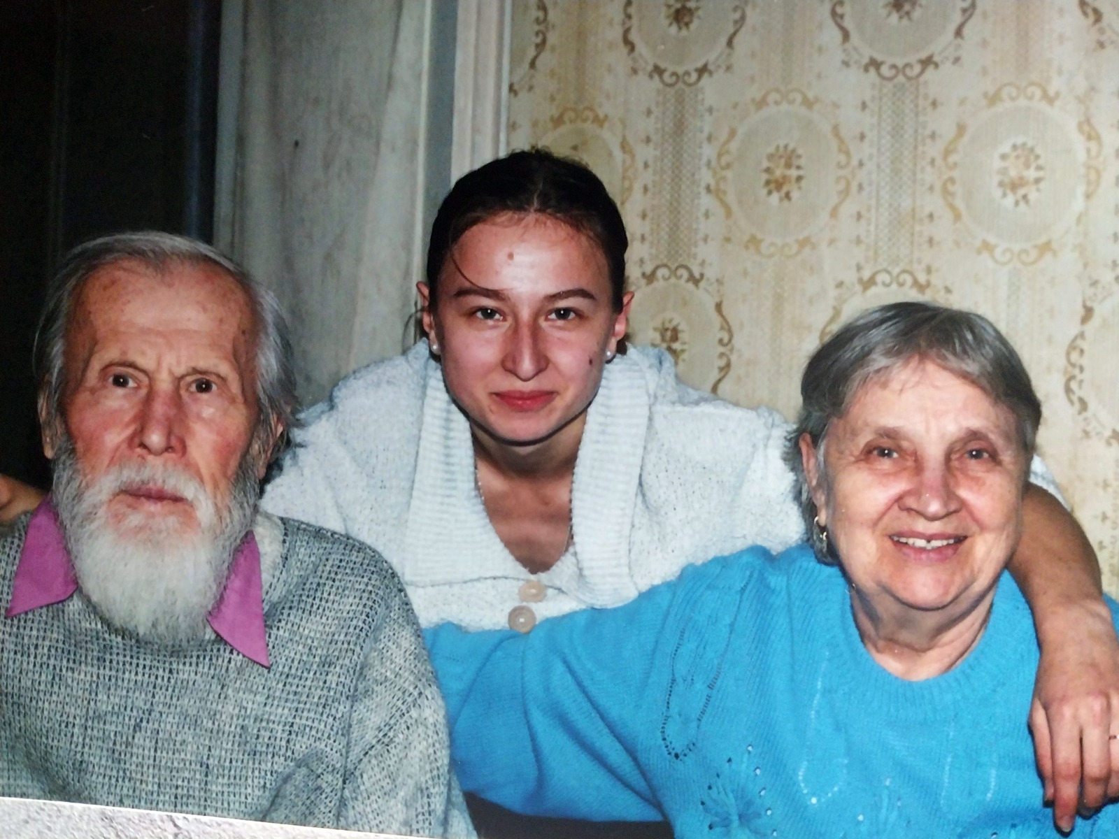 из архива семьи КУДОЯРОВЫХ С женой Риммой Юрьевной и внучкой Тайфой.