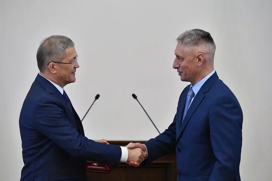 Радий Хабиров вручил государственные награды