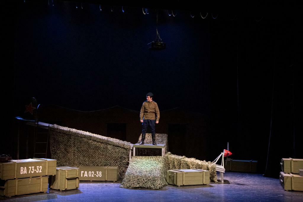 Премьеру спектакля «Звезда Героя» показала труппа Национального молодежного театра Башкирии