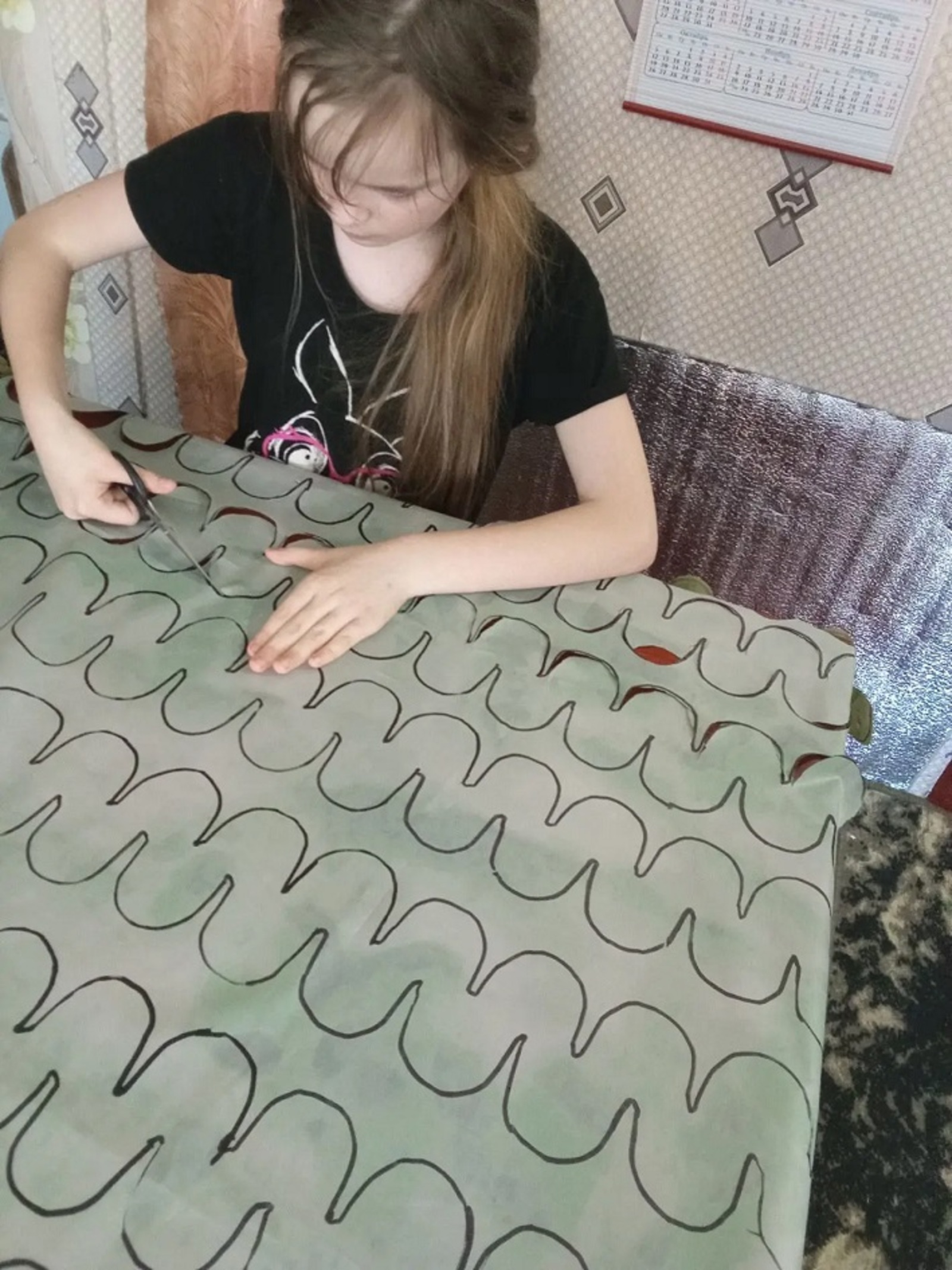 В Башкирии многодетная семья начала делать для бойцов «бирскую паутинку»