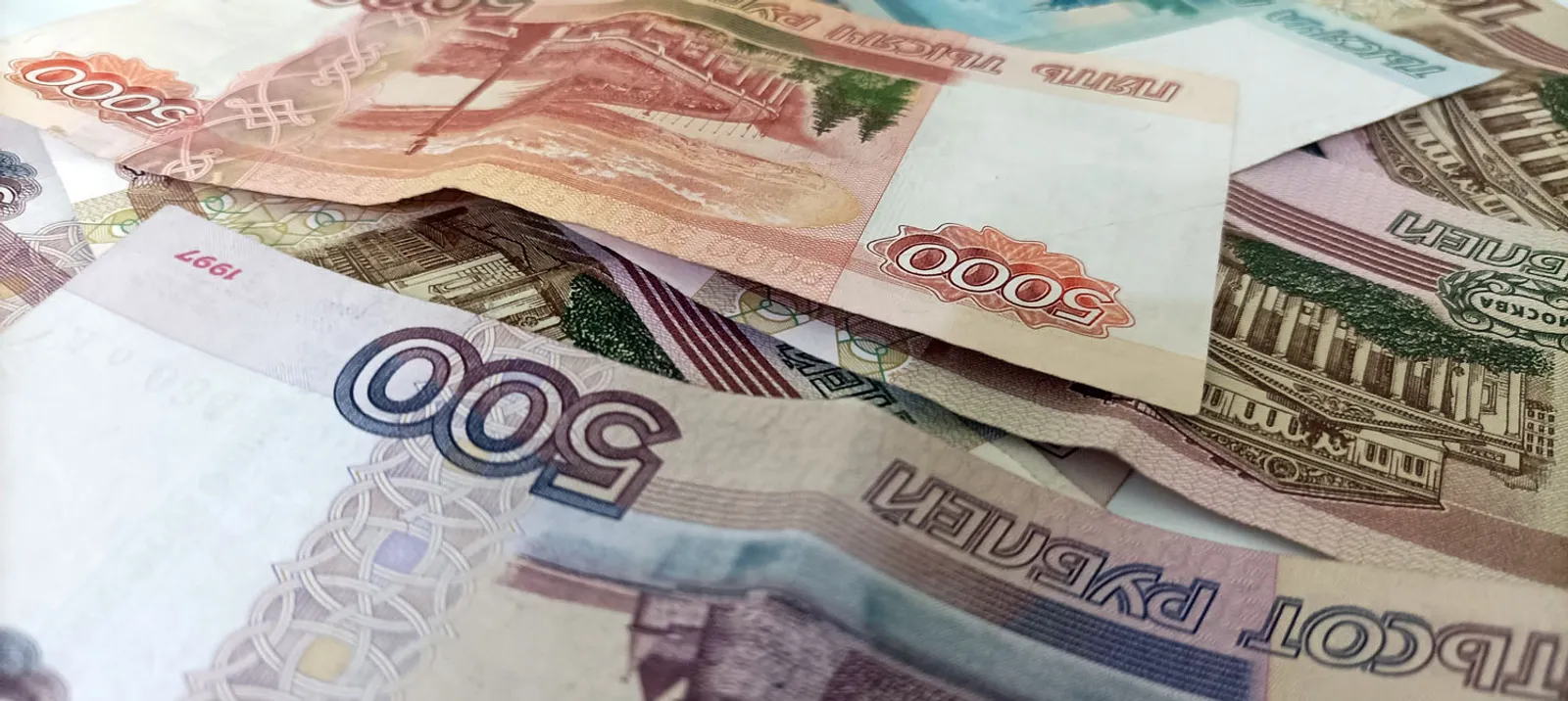 Жительница Башкирии погасила долг после того, как приставы арестовали её машину
