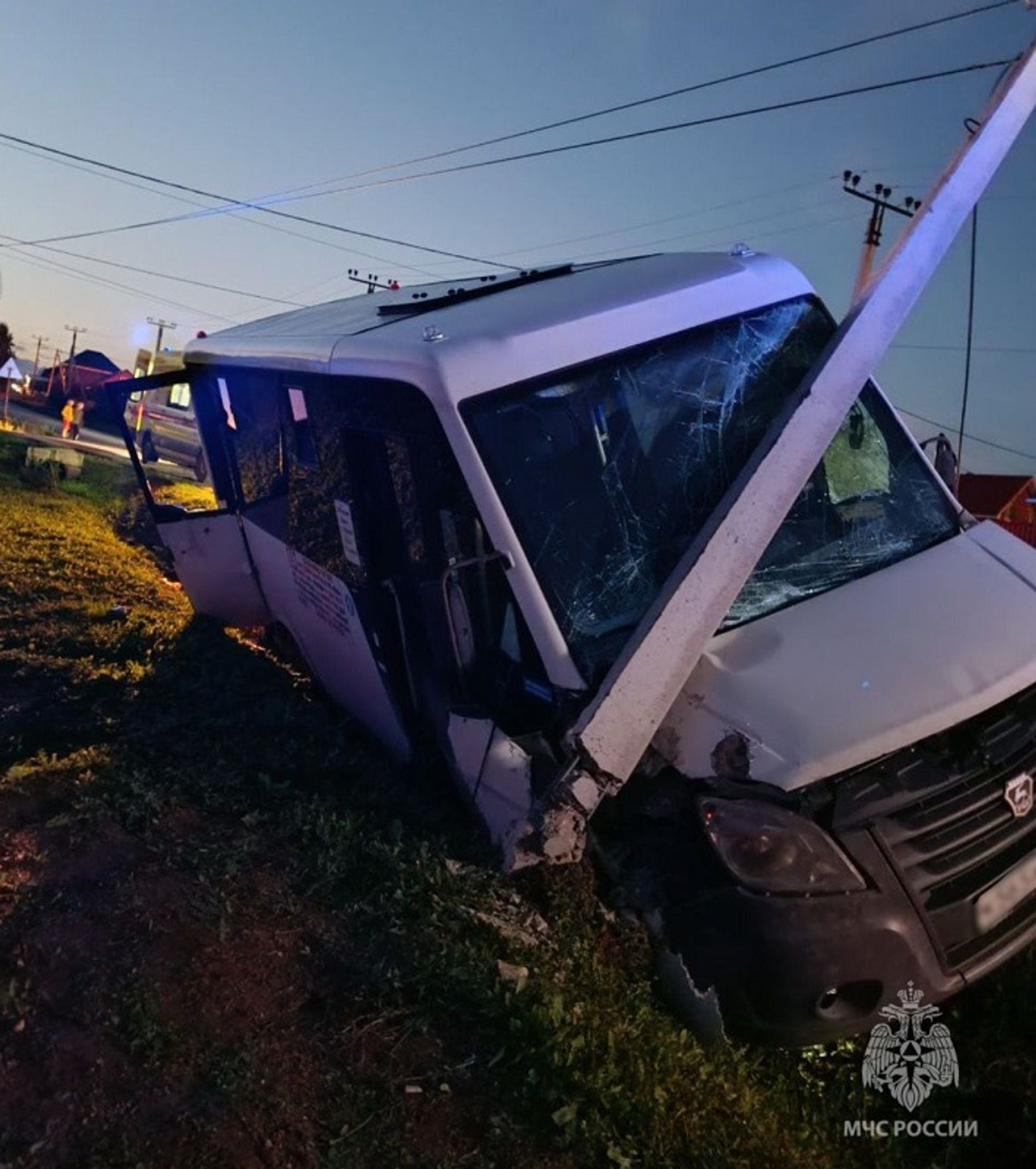 Под Уфой съехала в кювет маршрутка с пассажирами