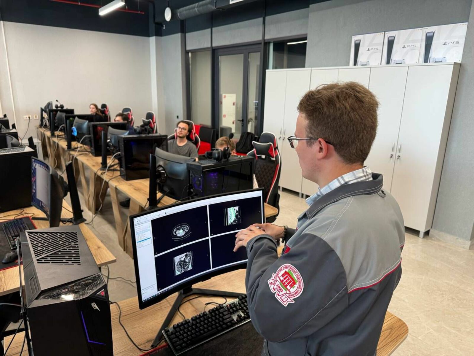 В Уфе обсудили роль ИИ в образовании и медицине