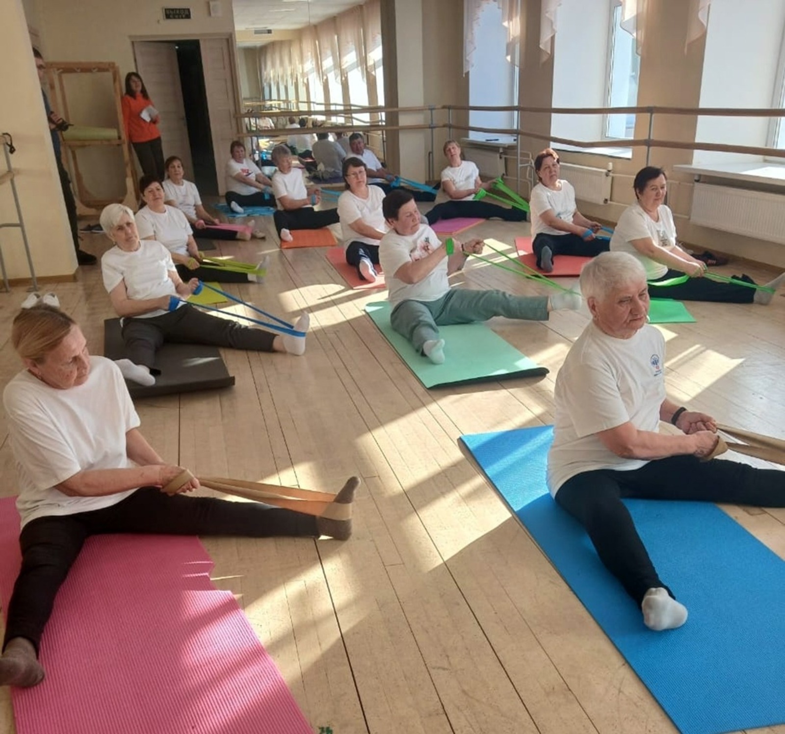 автора Упражнения с фитнес-лентами.