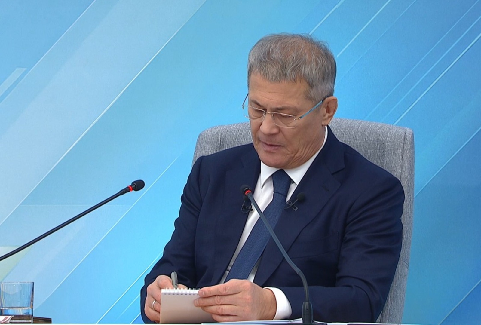 скриншот видеотрансляции.