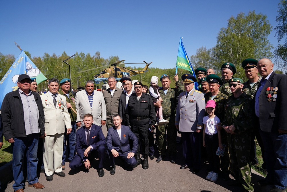Памятник боевому вертолёту Ми-24 открыли в Чишмах в Башкирии