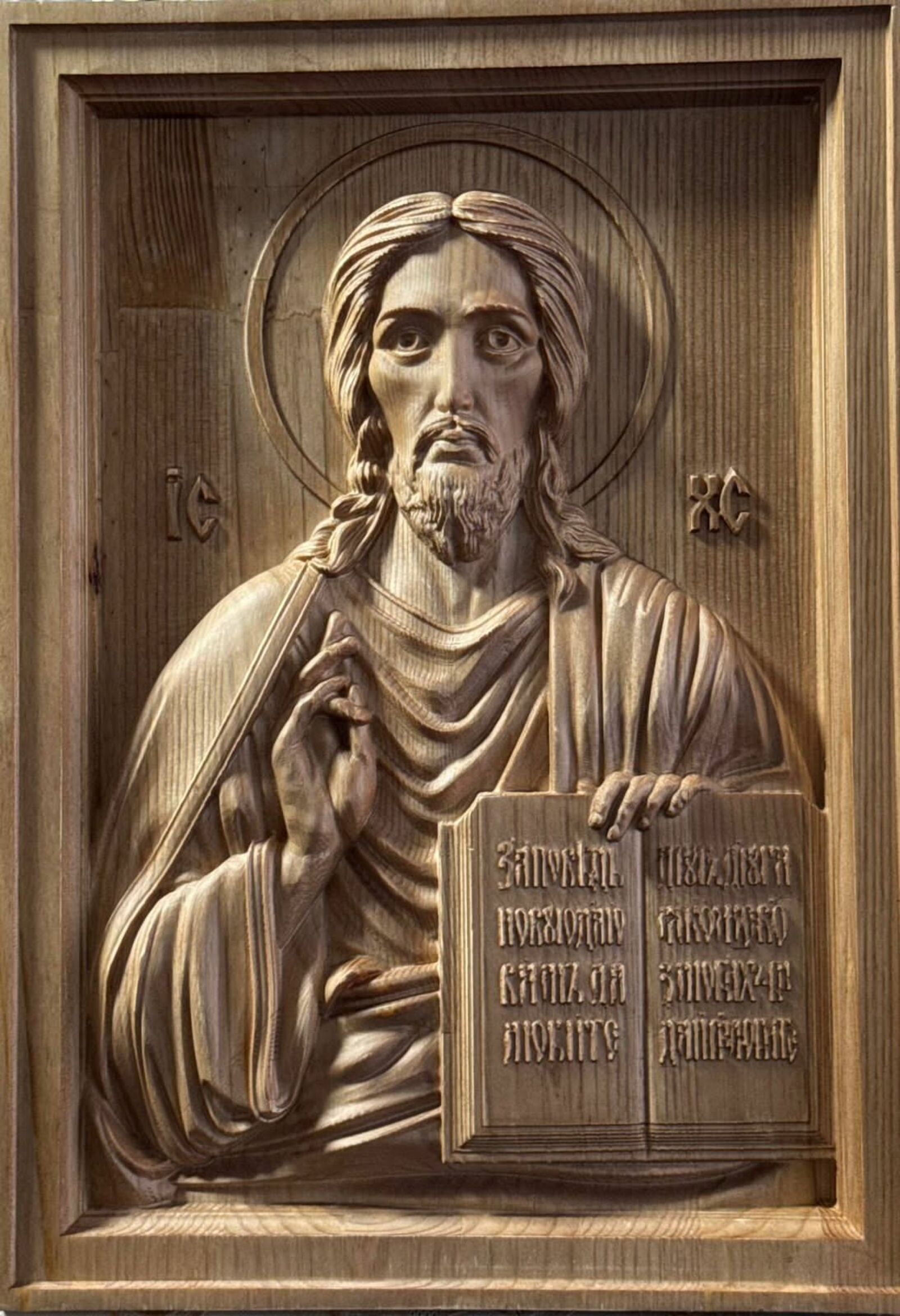 Старинному храму в Башкирии подарили тактильную икону Христа Спасителя