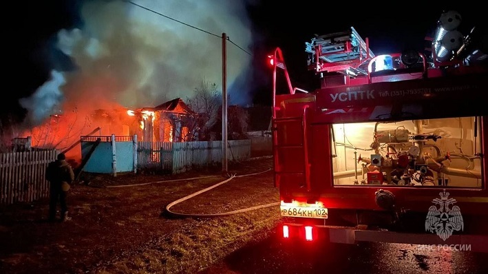 Житель Башкирии отравился угарным газом на пожаре