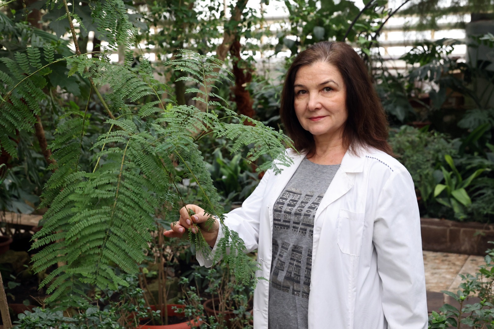 Гульнара Кашаева, сотрудник Ботанического сада, раскрывает тайны зеленого мира.