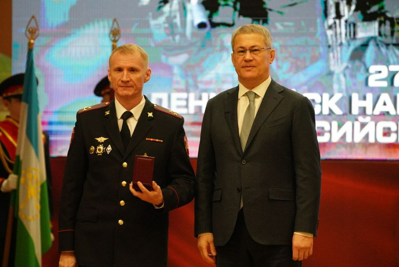 Радий Хабиров поздравил росгвардейцев с Днем войск национальной гвардии
