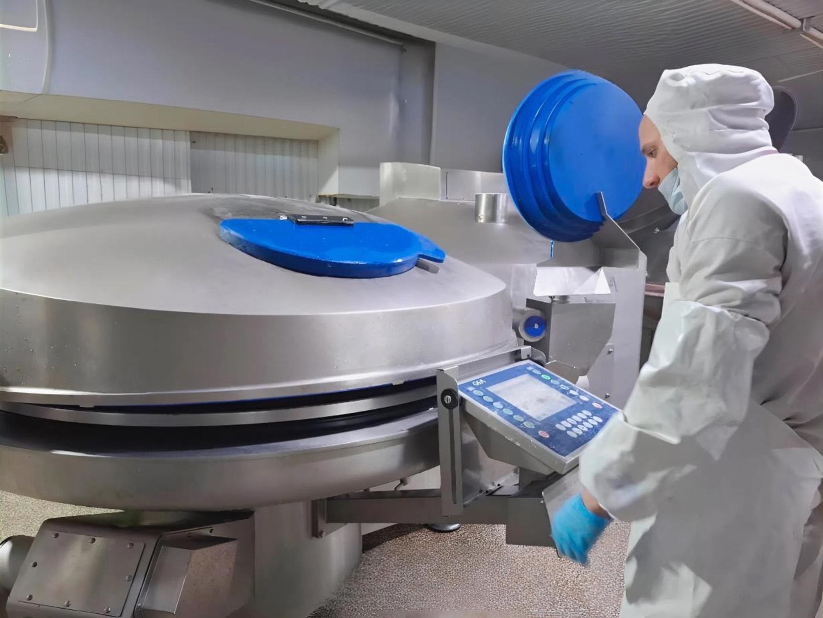 Нацпроект помог предприятию в Уфе на четверть увеличить производство сосисок