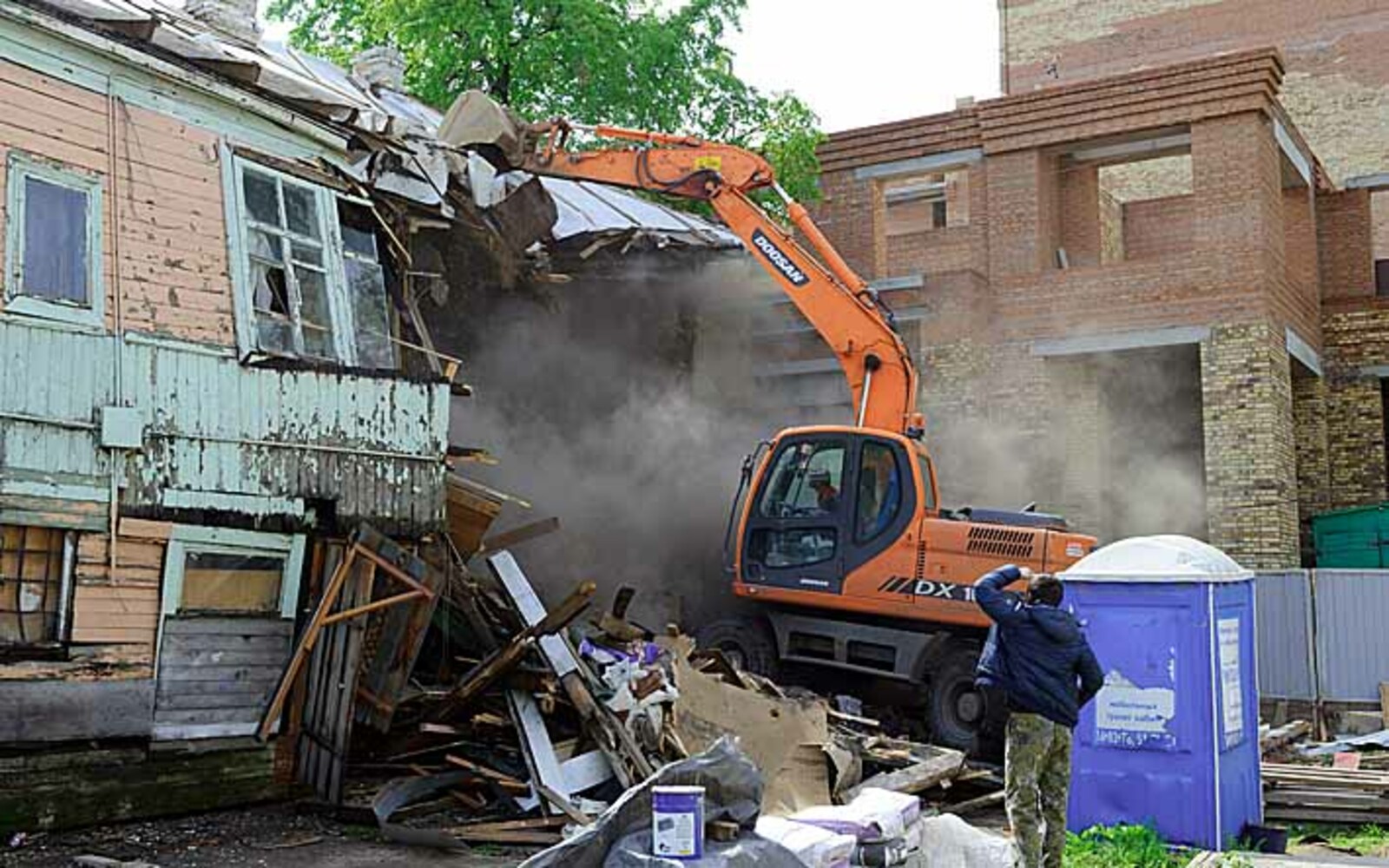 Май 2015 года: дом Моториных благополучно простоял век, а уничтожен был в одночасье.