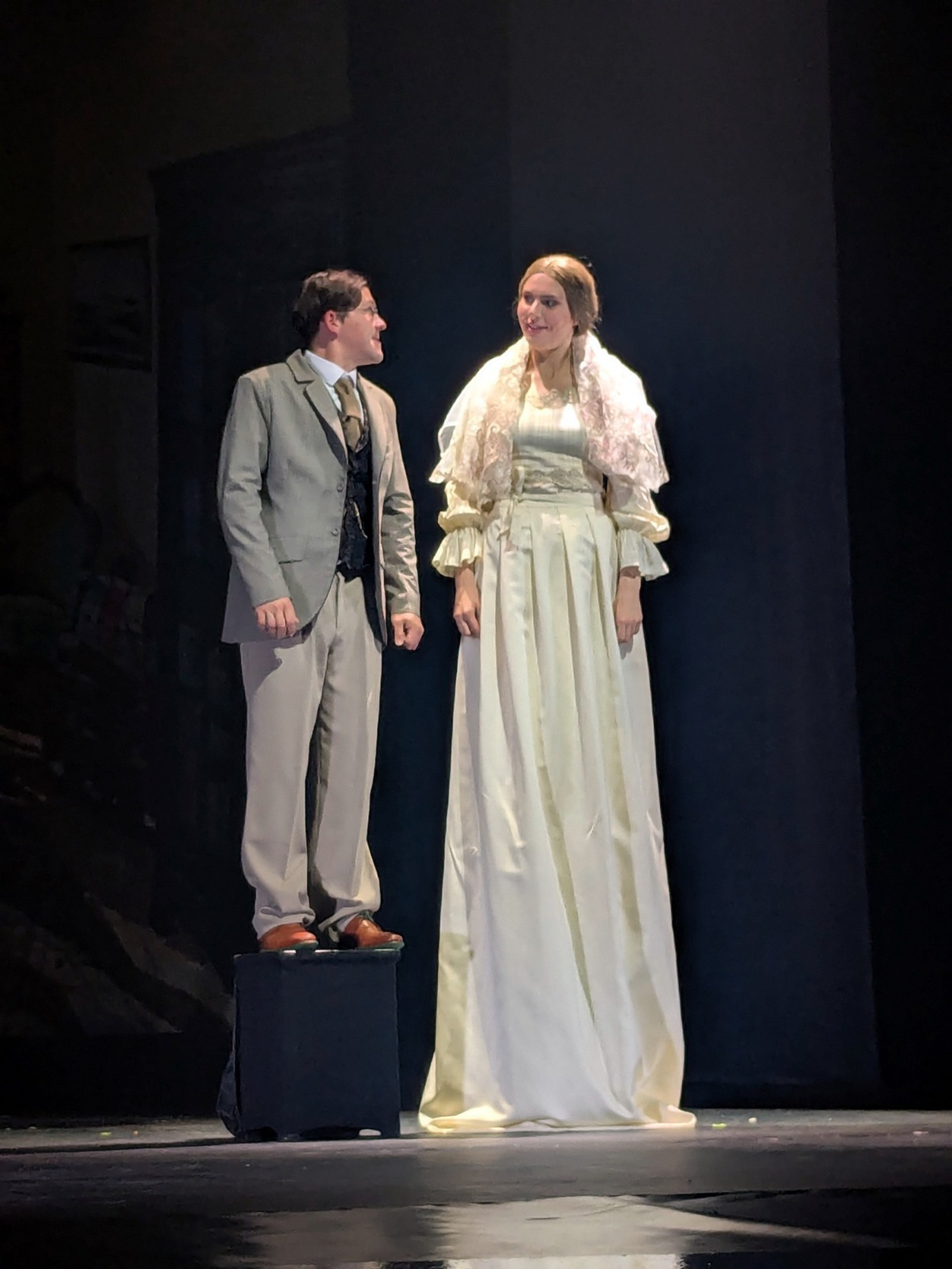 автора Сцена из спектакля.